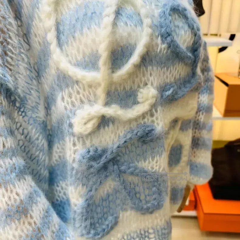 Loewe Loewe Light blue knitted sweater with big logo round neck, Size S / US 4 / IT 40 - 8 Thumbnail