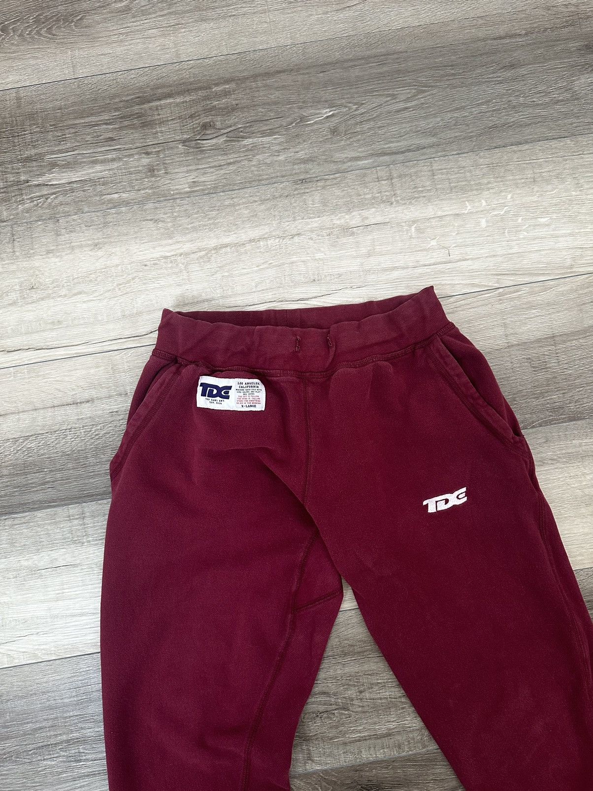 Kendrick Lamar × Top Dawg Entertainment Top Dawg Entertainment Burgundy Logo Boxer Sweatpants XL Size US 36 / EU 52 - 2 Thumbnail