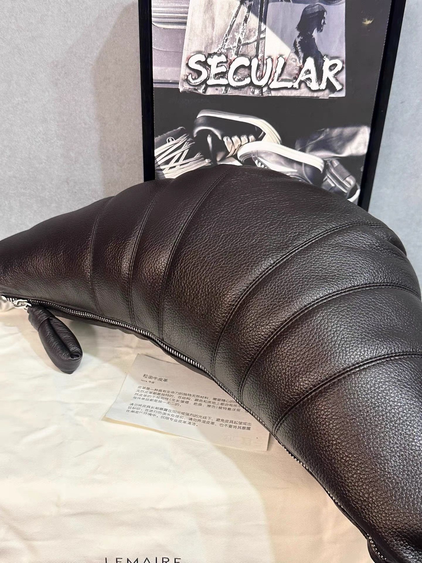 Lemaire Lemaire Medium Dark Chocolate Cowhide Croissant Bag K34 Size ONE SIZE - 4 Thumbnail