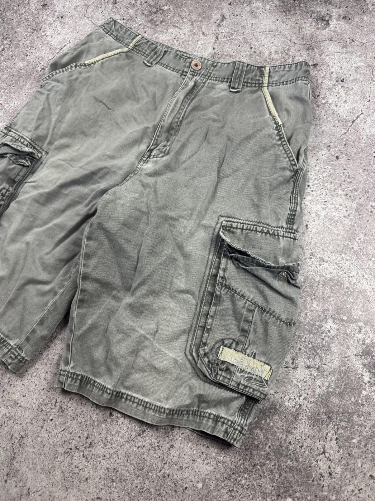 Billabong Crazy vintage y2k baggy faded billabong cargo shorts skater Size US 31 - 2 Thumbnail