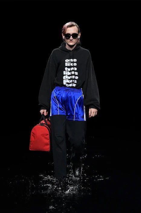 Balenciaga Balenciaga One Like Hoodie Size US XL / EU 56 / 4 - 5 Thumbnail