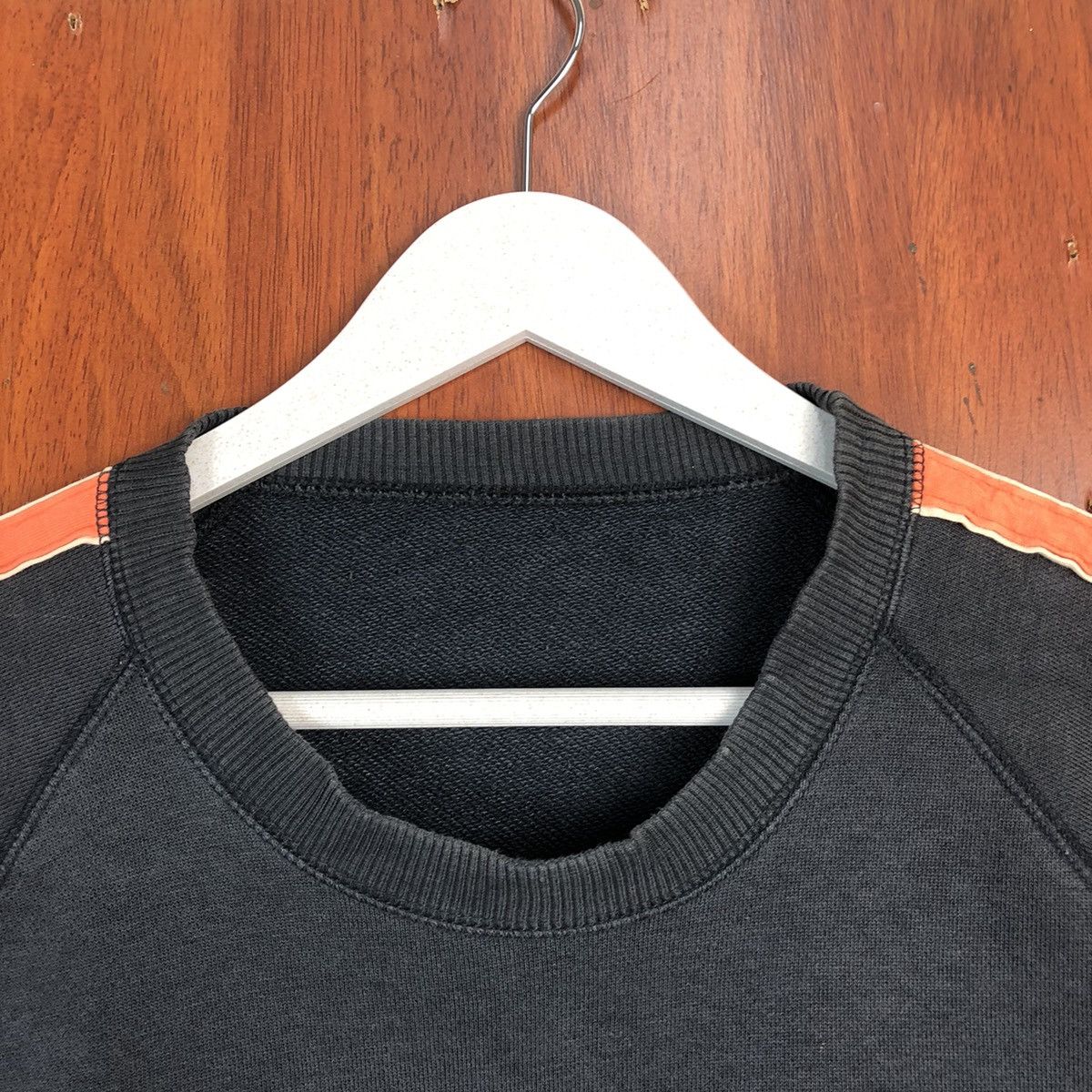 Uniqlo Uniqlo Line Orange Dark Blue vintage Sweatshirt #7529 Size US L / EU 52-54 / 3 - 6 Thumbnail