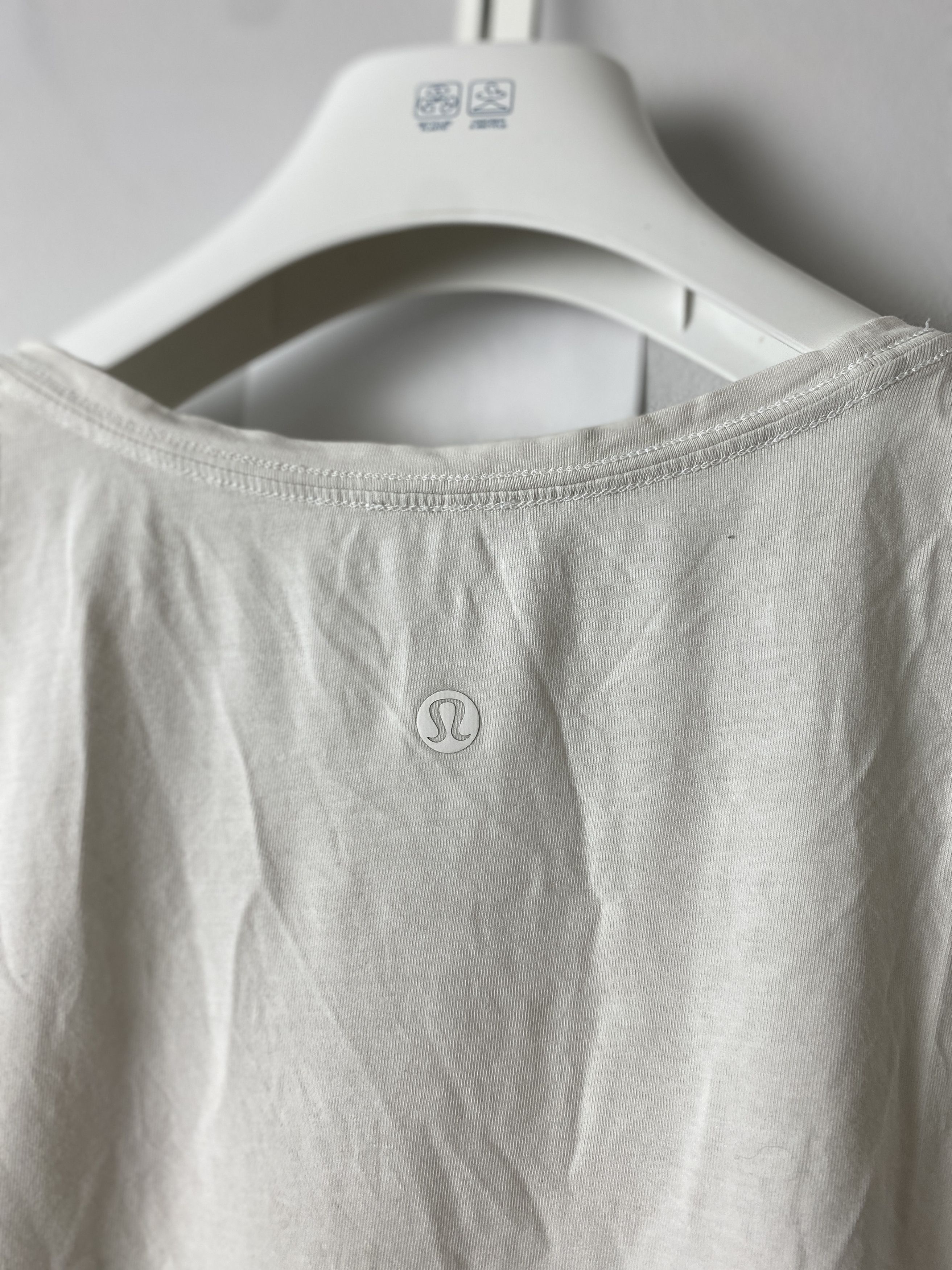 Lululemon Lululemon short sleeve t-shirt tee small logo Size S / US 4 / IT 40 - 3 Thumbnail