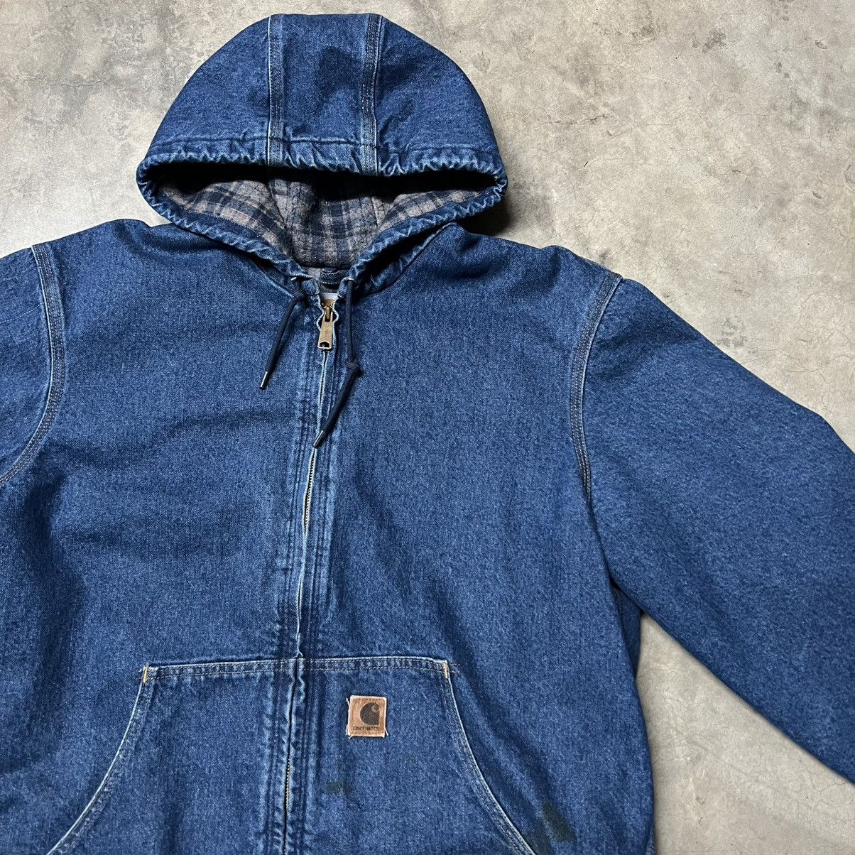 Carhartt × Carhartt Wip × Vintage Vintage Carhartt J139 Blanket-Lined Denim Hooded Jacket Size US XXL / EU 58 / 5 - 3 Thumbnail