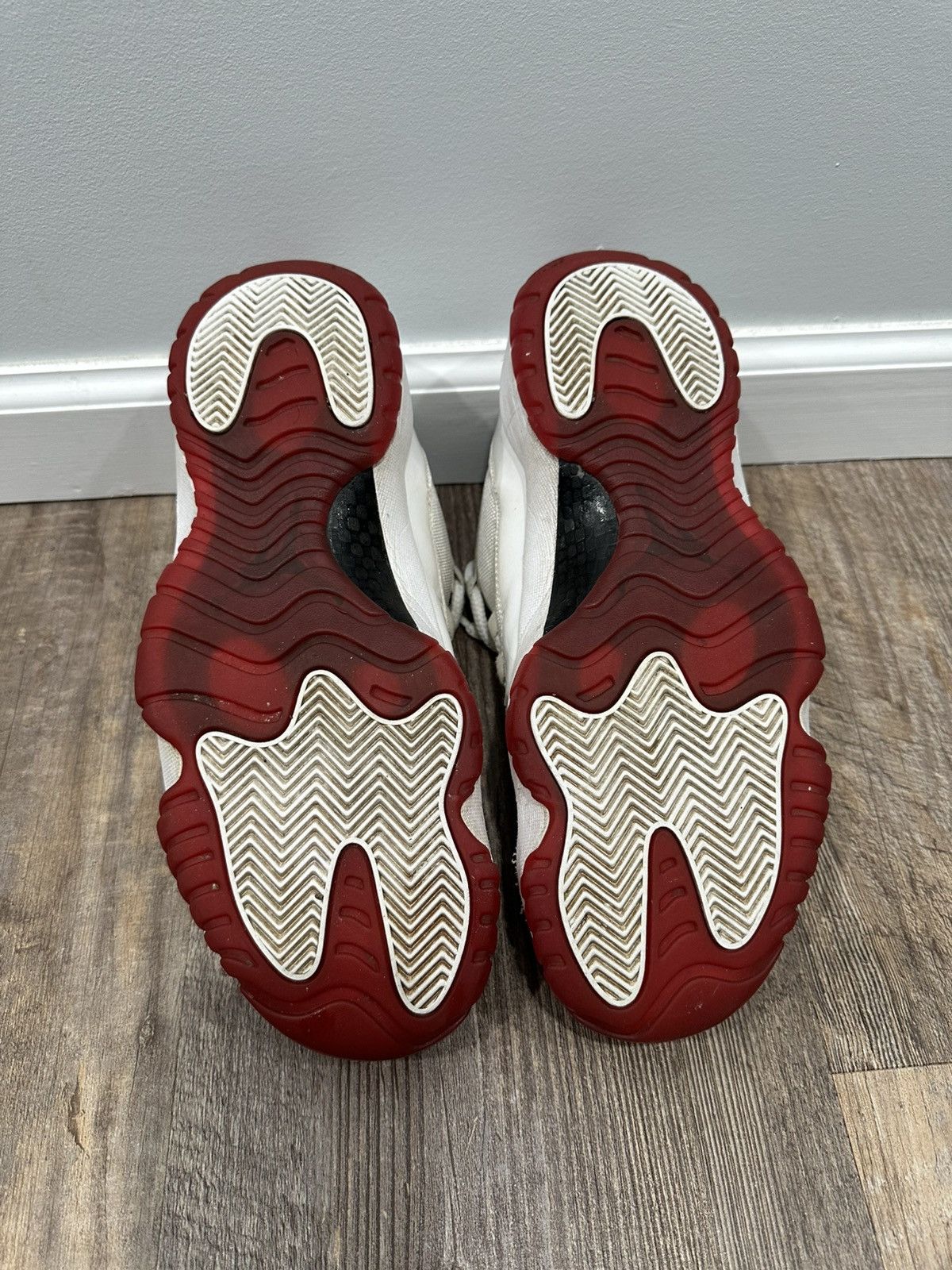 Jordan Brand Jordan 11 Low ‘Cherry Bottom’ (2012) Size US 9.5 / EU 42-43 - 5 Thumbnail