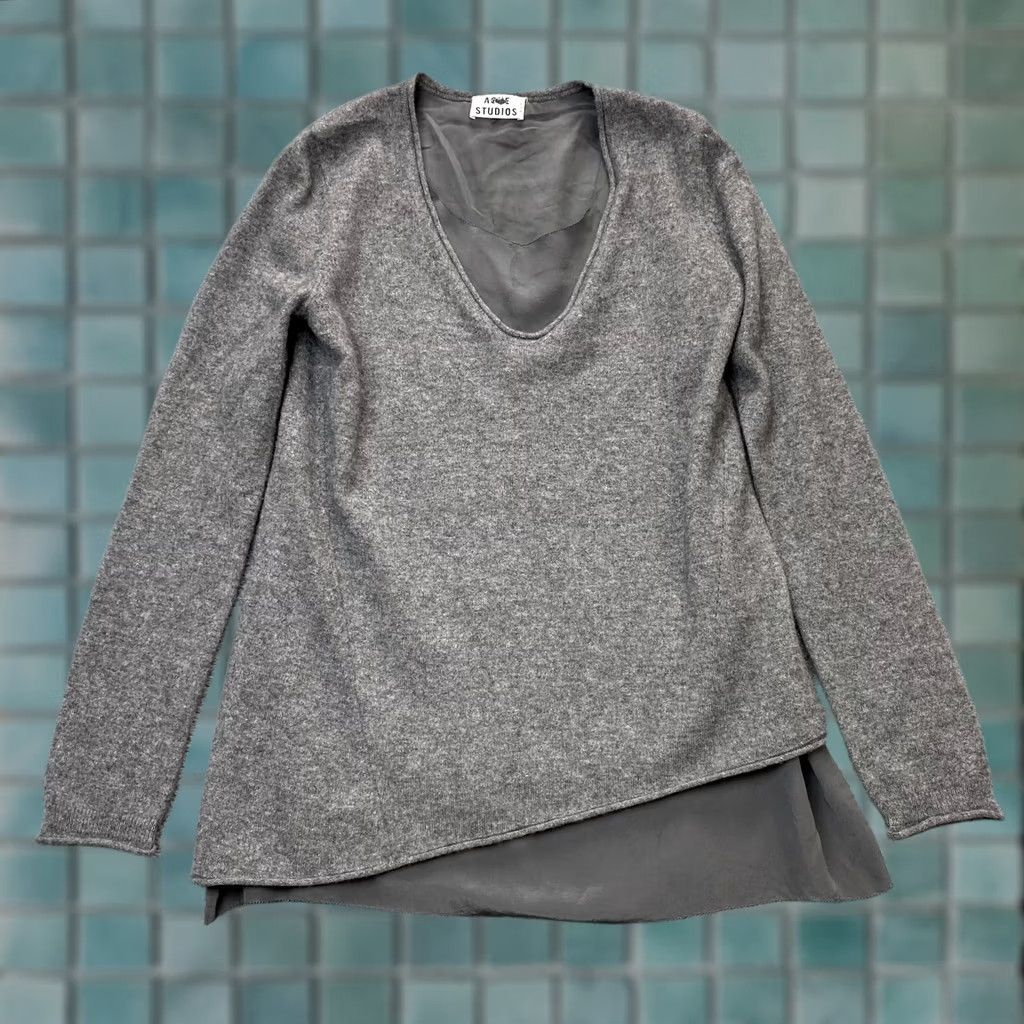 Acne Studios Acne Studios Sweater Womens Small Gray Cashmere V Neck Asymmetrical Silk Size S / US 4 / IT 40 - 1 Thumbnail