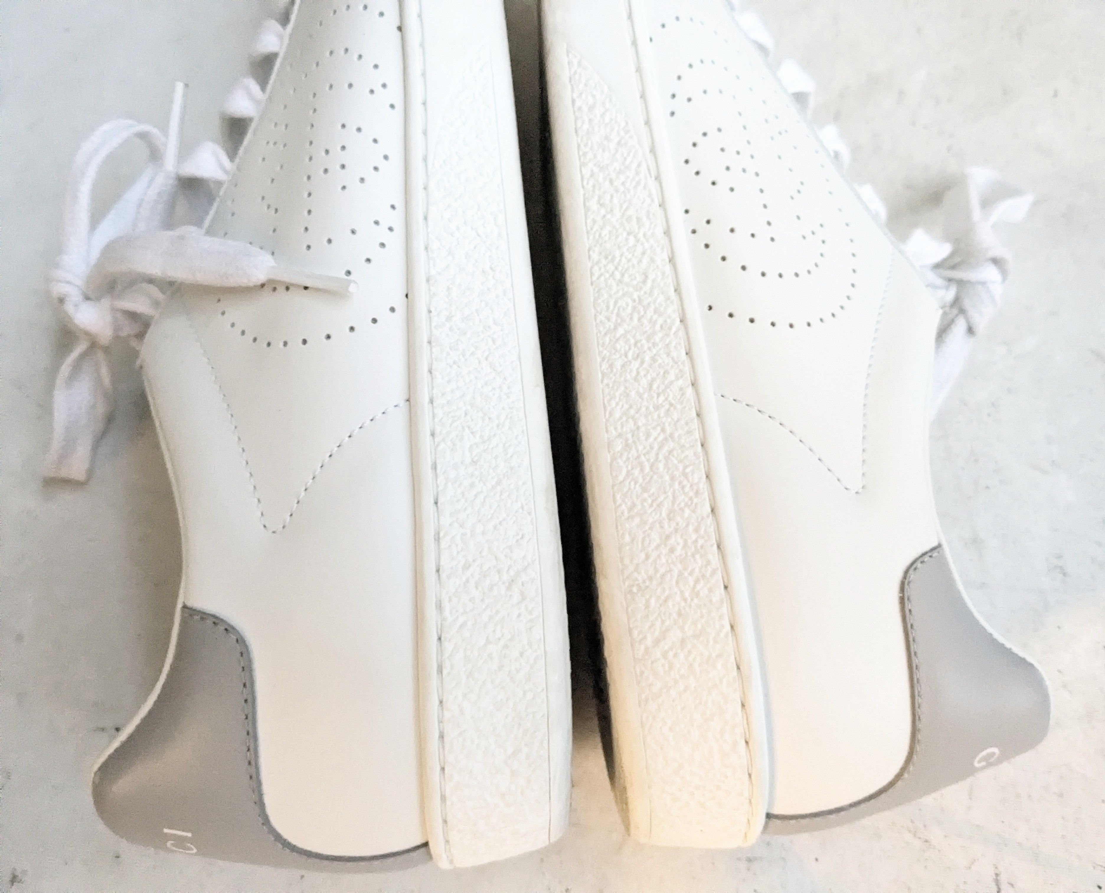 Gucci Women's Gucci Ace Sneakers White Interlocking G 7.5 37.5 Size US 7.5 / IT 37.5 - 9 Thumbnail