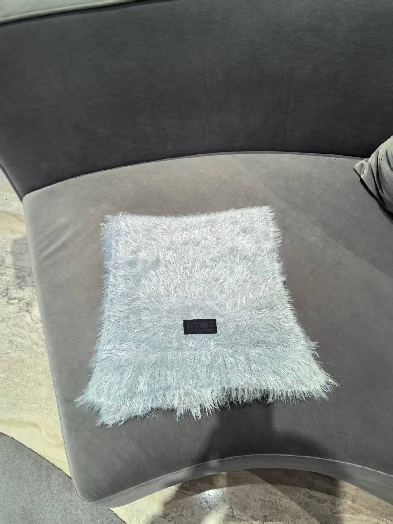 Maison Margiela NWT MM6 Maison Margiela Furry Scarf - Light Grey Size ONE SIZE - 4 Thumbnail