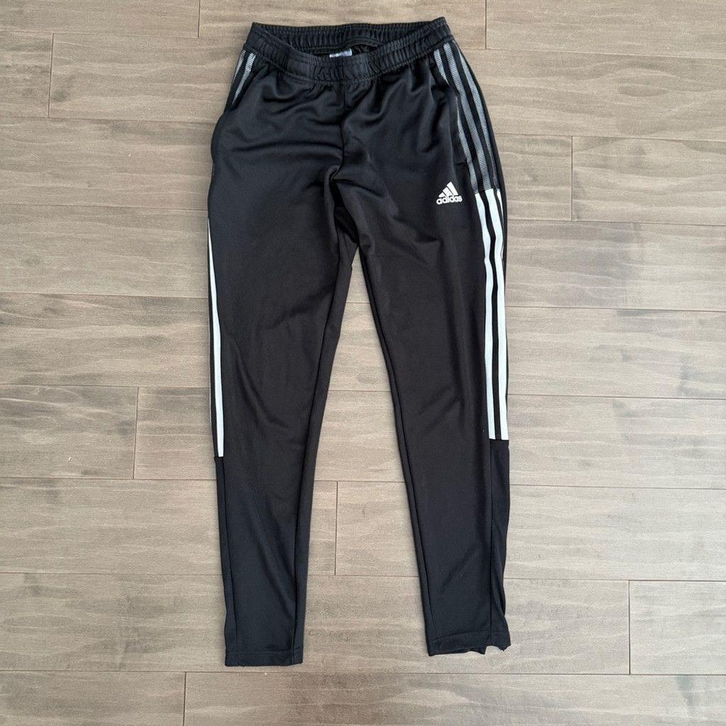 Adidas Adidas ladies xs Aeroready fleece lined warmup pants joggers Size 26" / US 2 / IT 38 - 1 Thumbnail