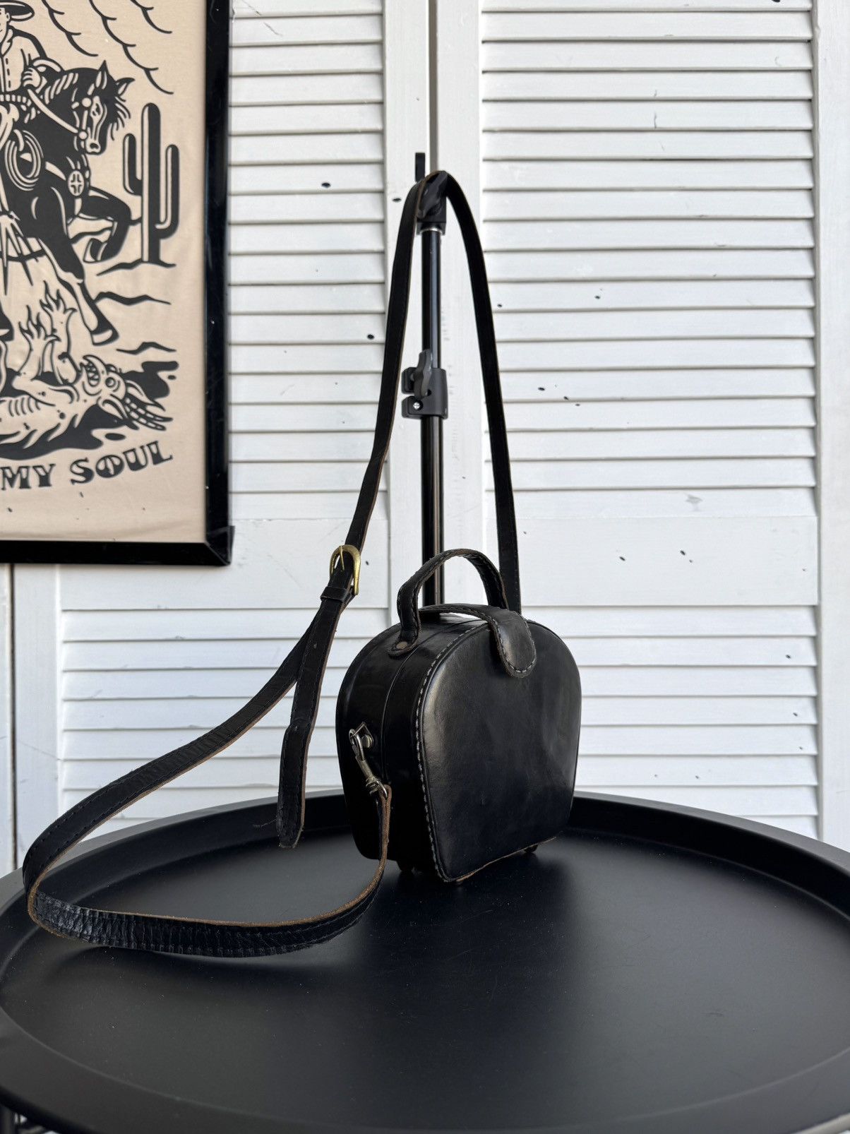 Vintage Vintage Handcrafted Leather Mini Bag Hard Shell Artisan Made Size ONE SIZE - 1 Thumbnail