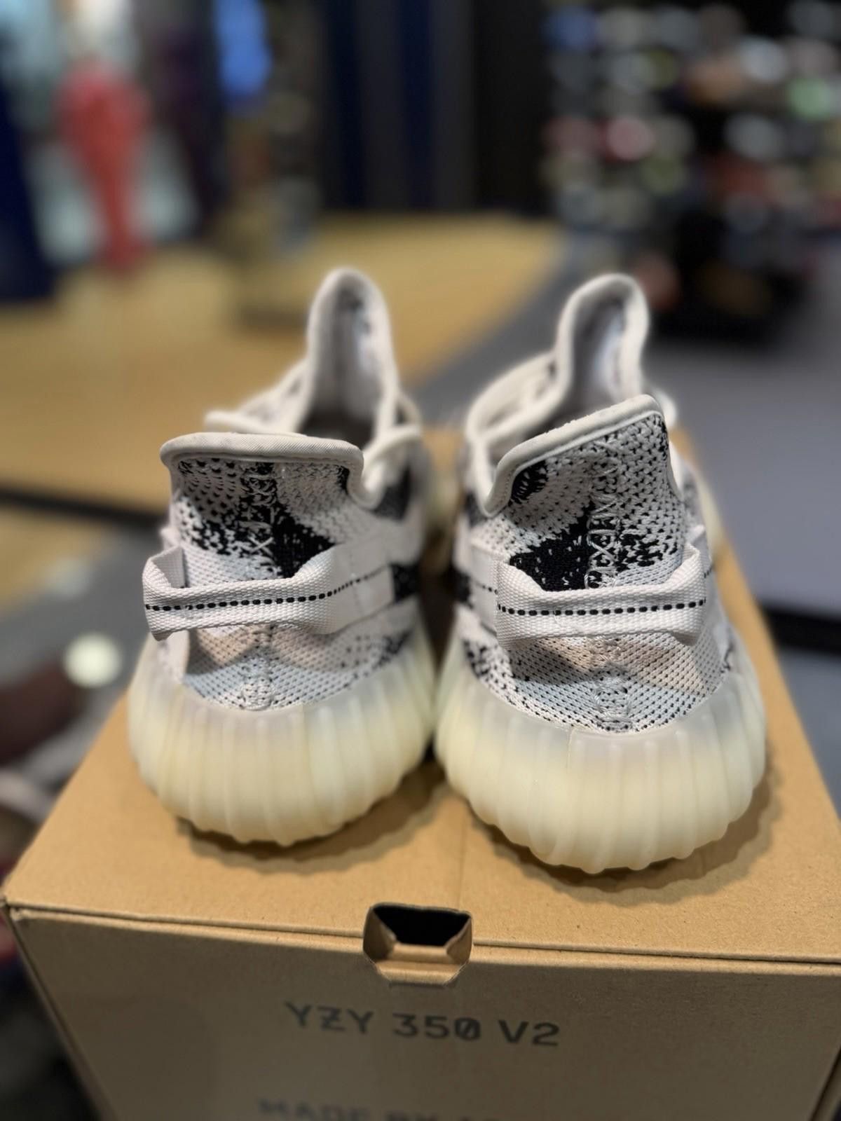 Adidas Size 10.5 - adidas Yeezy Boost 350 V2 Low Zebra Size US 10.5 / EU 43-44 - 11 Thumbnail