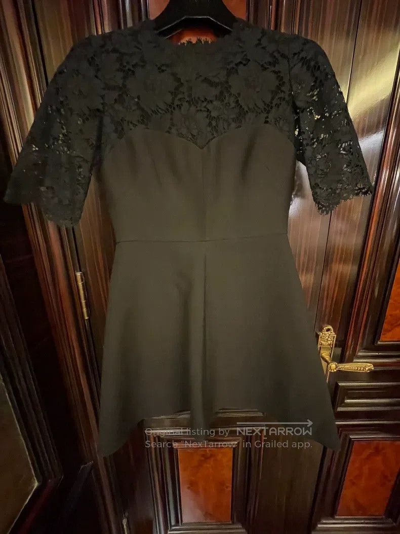 Valentino Valentino Lace dress Size S / US 4 / IT 40 - 1 Thumbnail