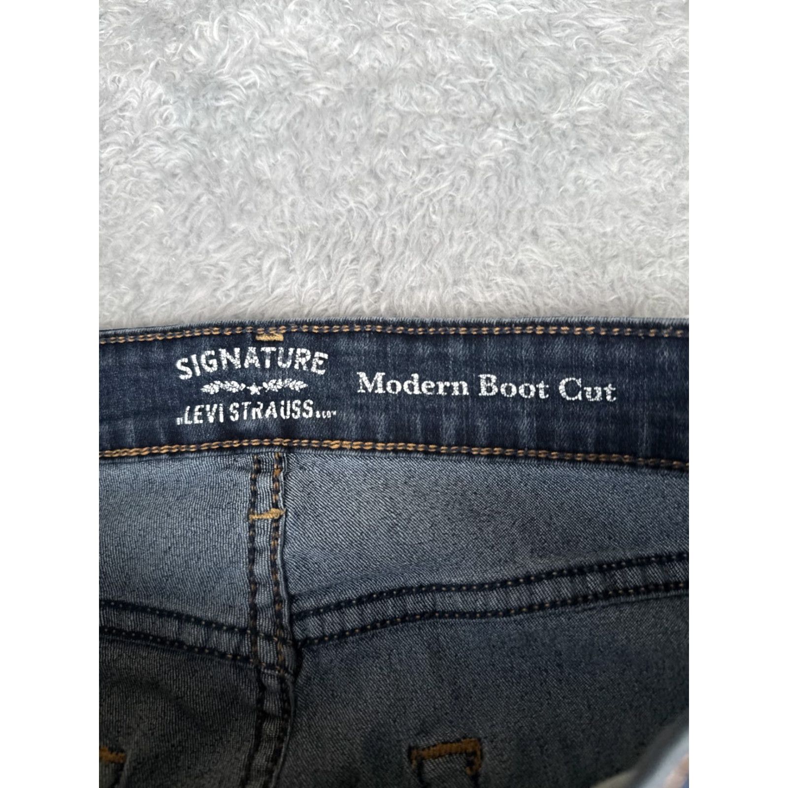 Levi's Levis Jeans Womens 6 Blue Denim Boot Cut Modern Cotton Blend Dark Retro 28x27 Womens Size 28" / US 6 / IT 42 - 6 Thumbnail