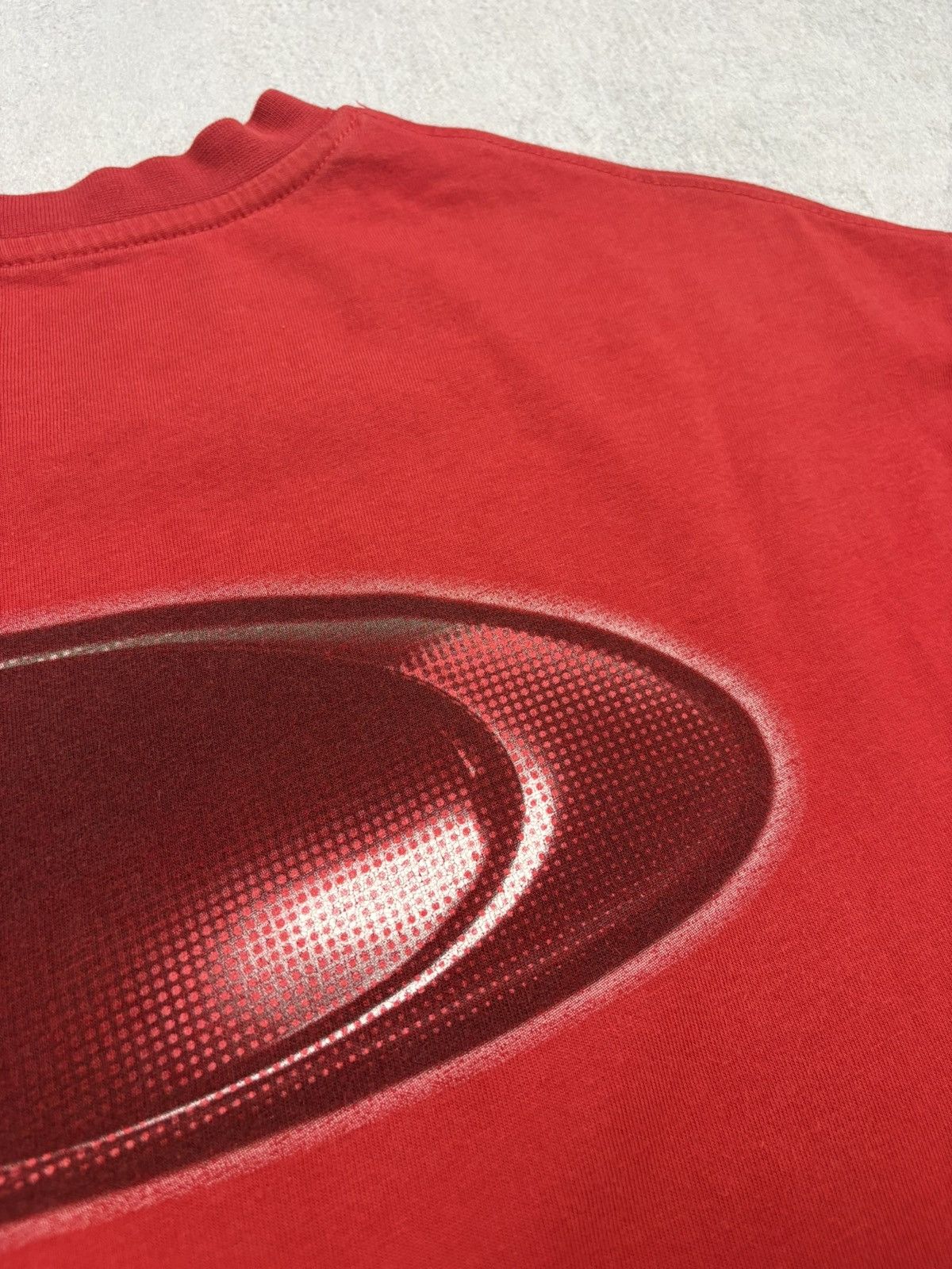 Oakley Oakley Vintage Red Spell Out T Shirt Hype Big Logo Y2K 00s Size US M / EU 48-50 / 2 - 7 Thumbnail