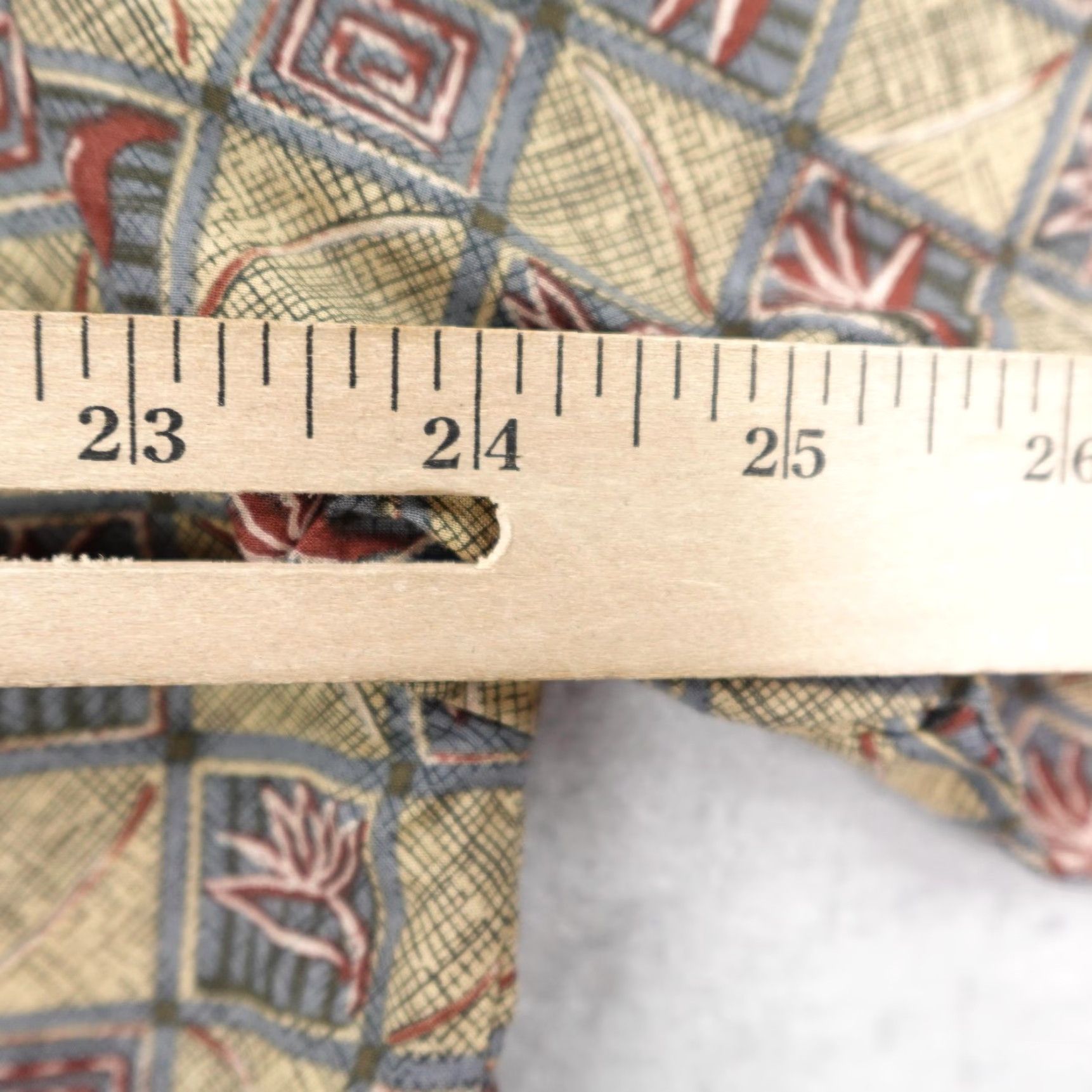 Tori Richard VINTAGE Tori Richard Shirt Mens Large Beige Cotton Lawn Hawaiian Aloha Button-Up Camp Shirt Geometric Beach 1990s Mens Size US L / EU 52-54 / 3 - 6 Thumbnail