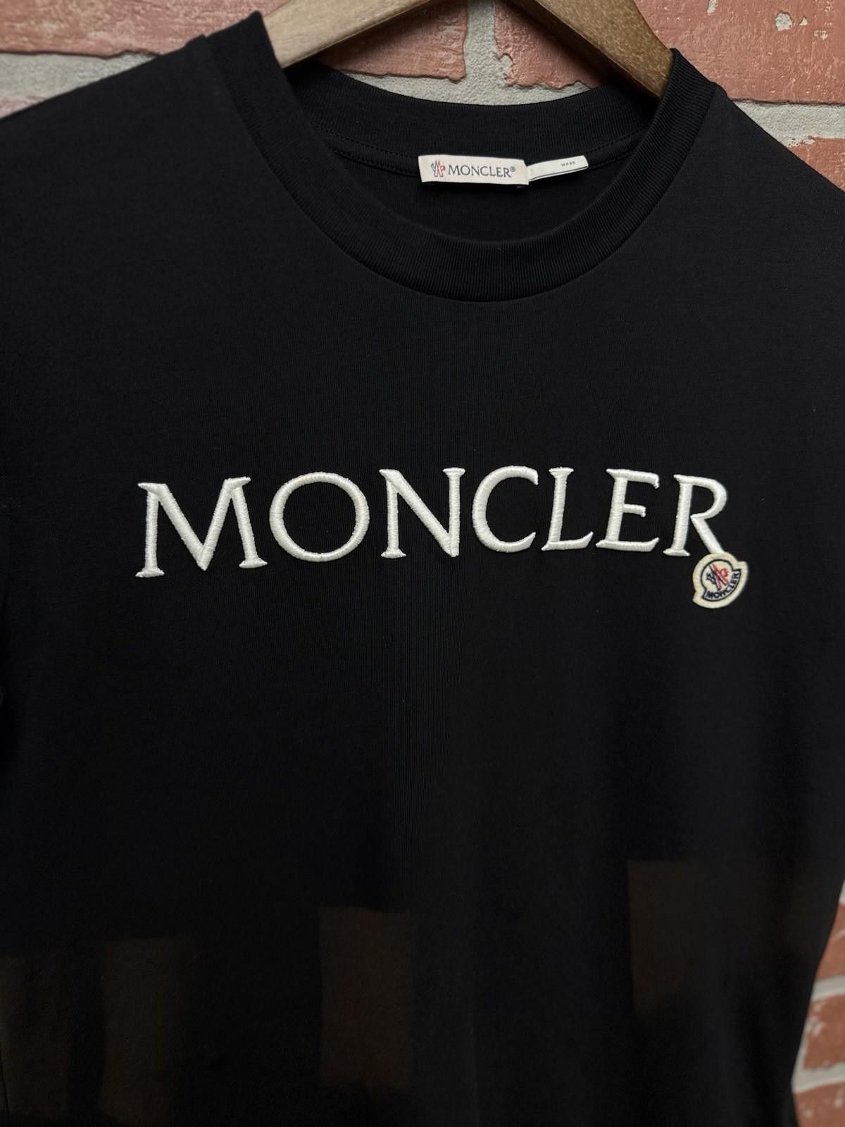 Moncler Moncler Logo Embroidered T-shirt Black Women Small Black Size S / US 4 / IT 40 - 4 Thumbnail