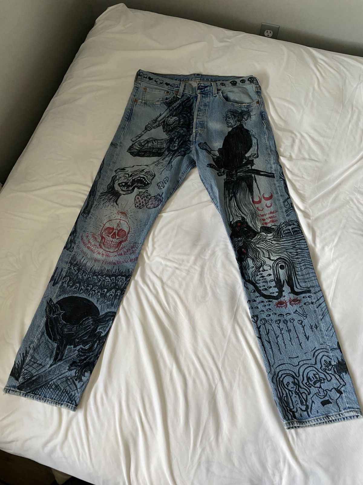 Levi's × Vintage CUSTOM DRAWN JEANS Size US 32 / EU 48 - 1 Thumbnail