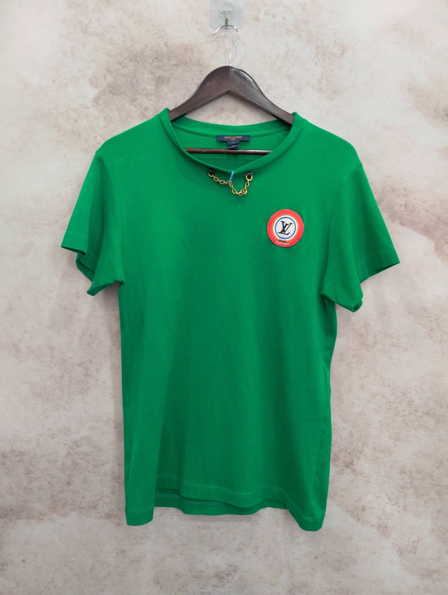Louis Vuitton Louis Vuitton Green Logo Chain Short Sleeve L T-shirt Size L / US 10 / IT 46 - 1 Thumbnail