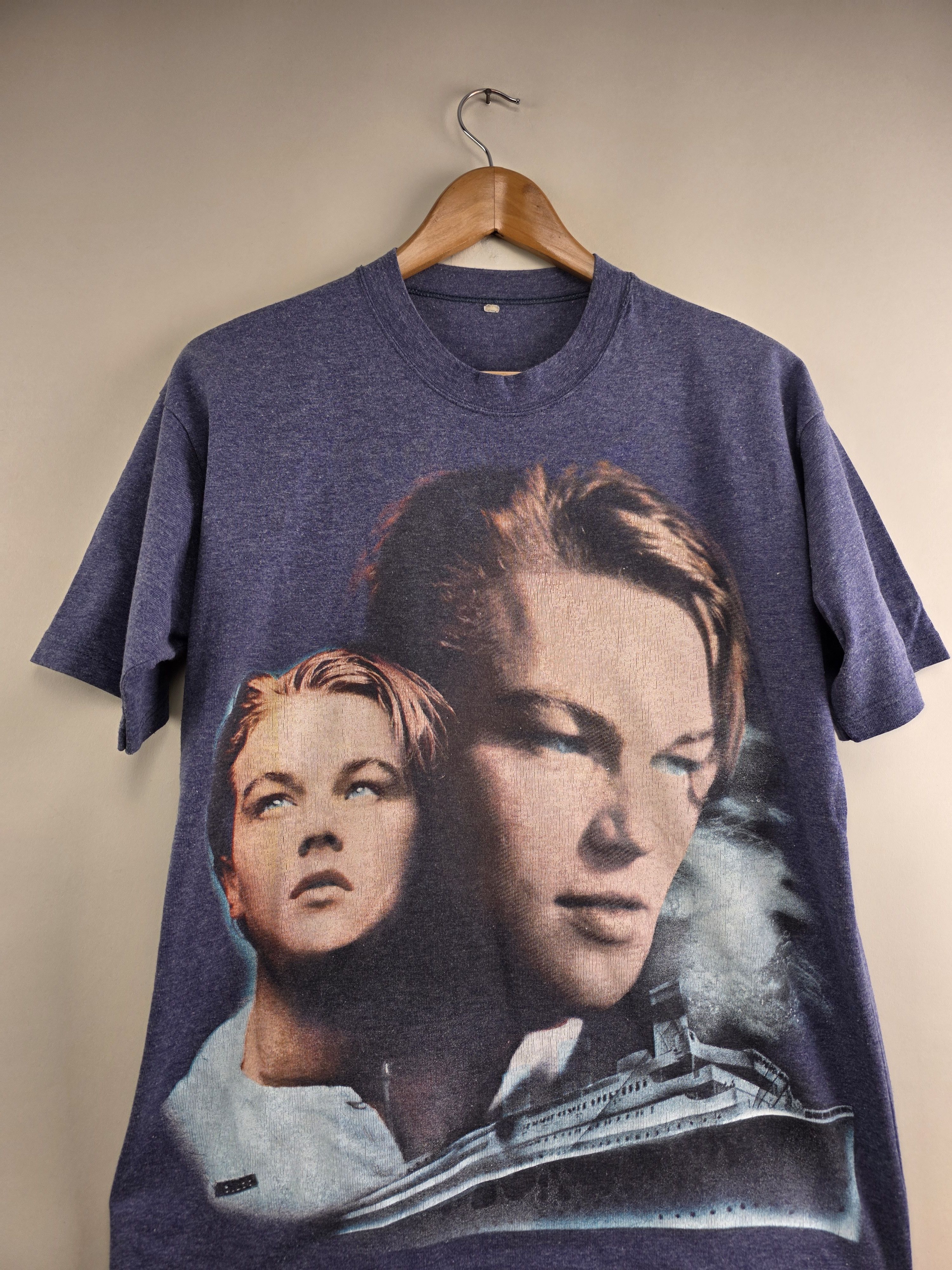 Vintage 90s Leonardo Dicaprio Titanic Rap tee M 21" 26.5" Size US M / EU 48-50 / 2 - 2 Thumbnail