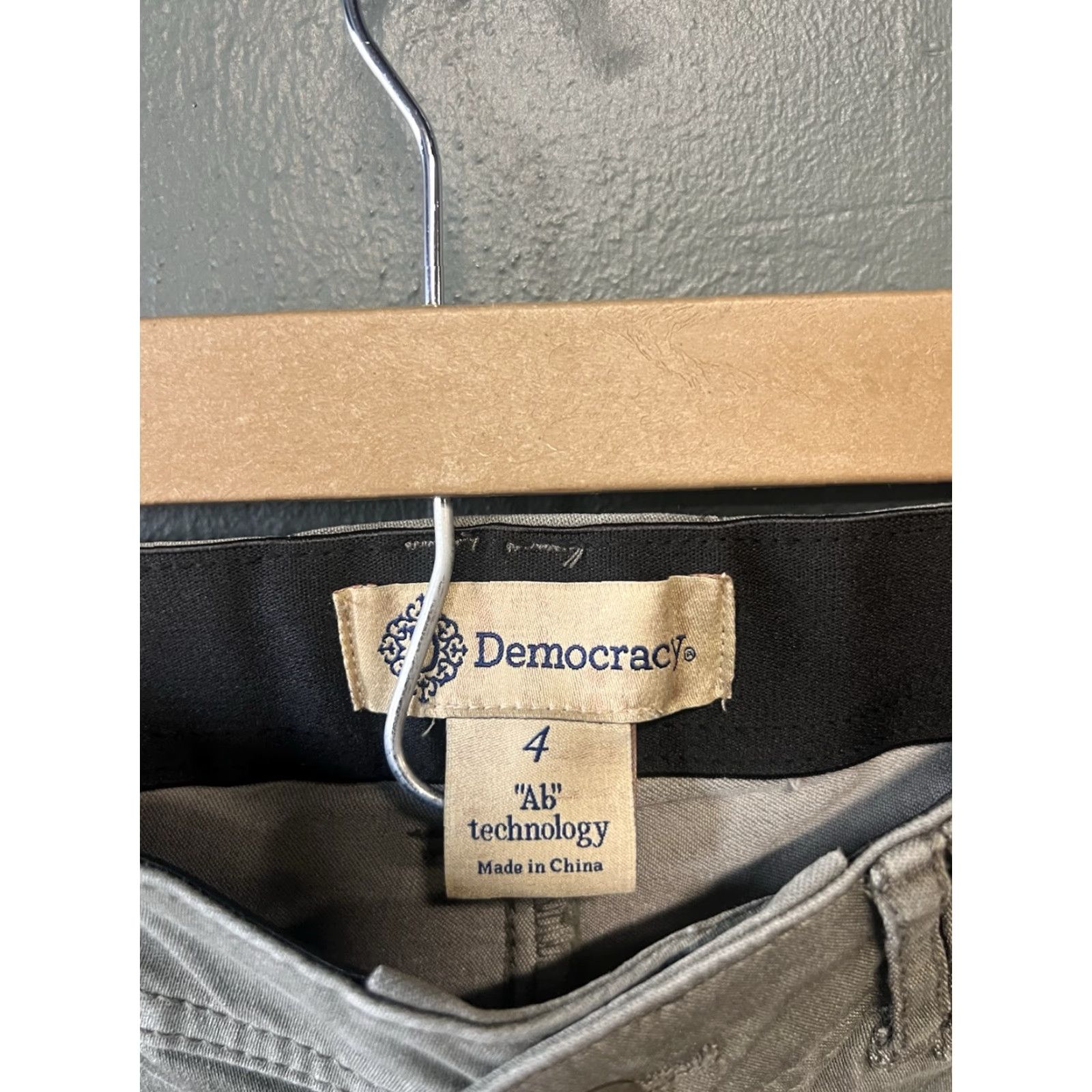 Vintage Democracy Beige Straight Leg Tapered Pants Womens 4 Beige Inseam 26 Ankle Regular Pants Size 27" / US 4 / IT 40 - 3 Thumbnail