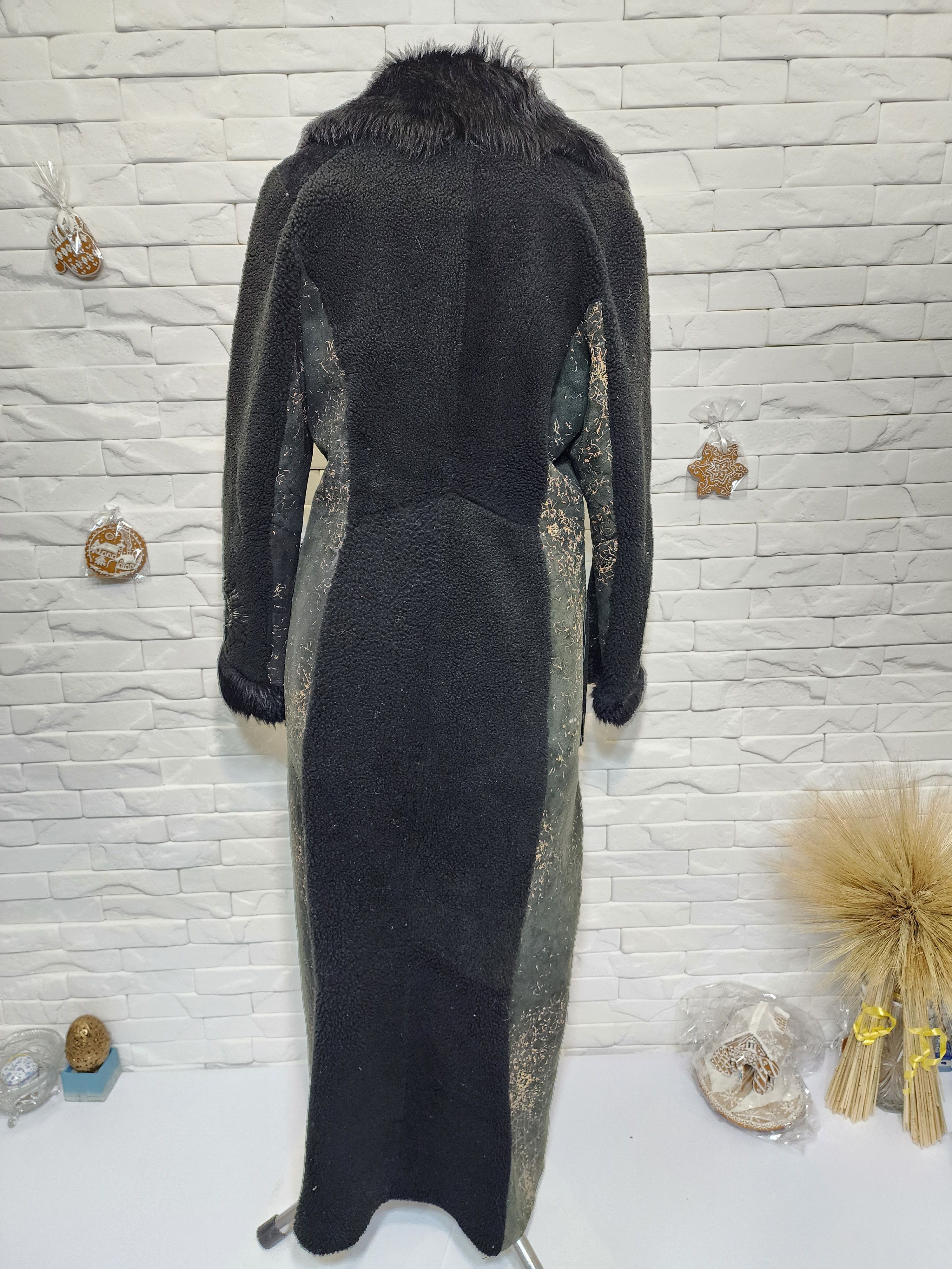 Furla Black Sheepskin Coat: Women's Fur Coat , Button Front Size L / US 10 / IT 46 - 4 Thumbnail