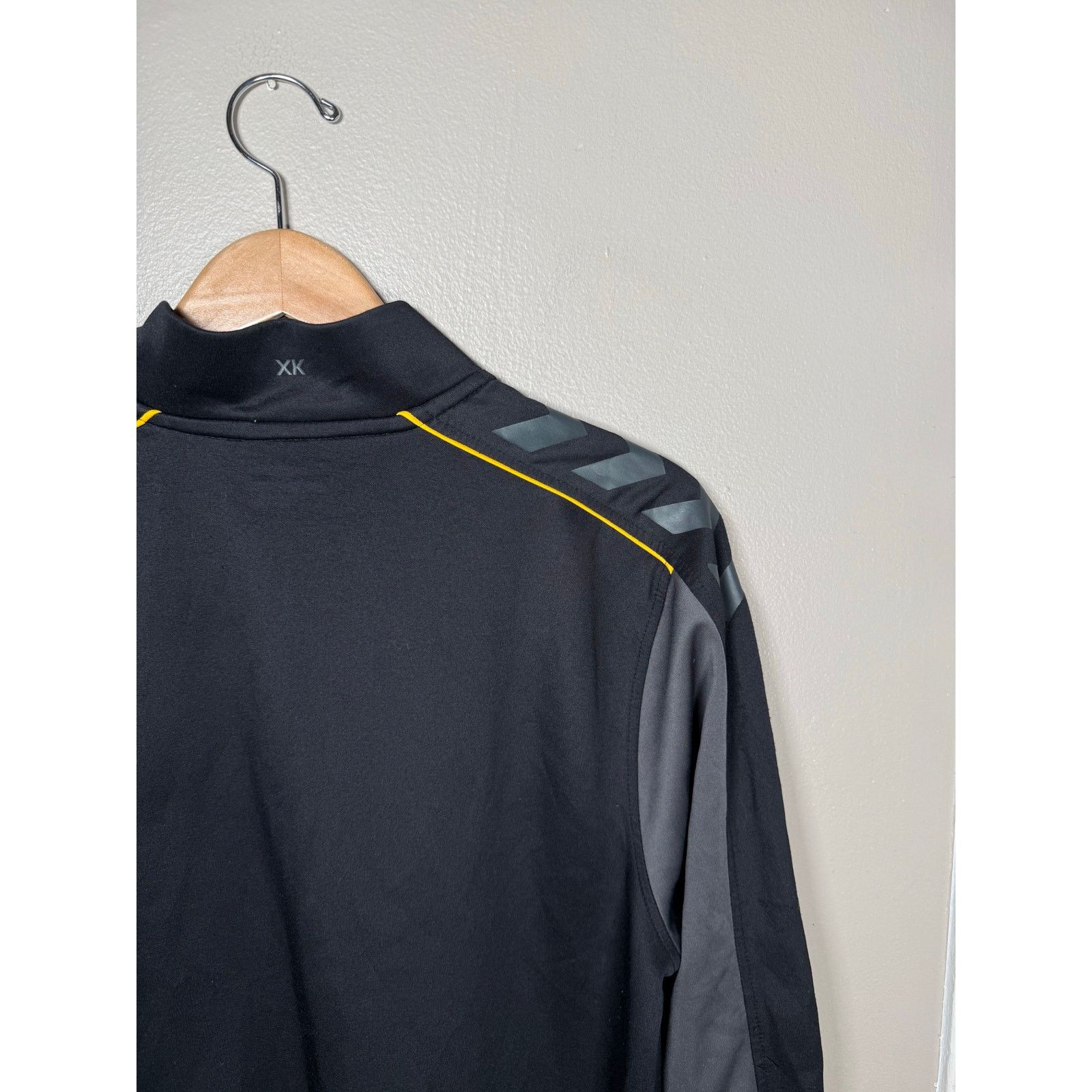 Hummel Cambridge United Hummel training top 1/4 zip shirt size S Size US S / EU 44-46 / 1 - 11 Thumbnail