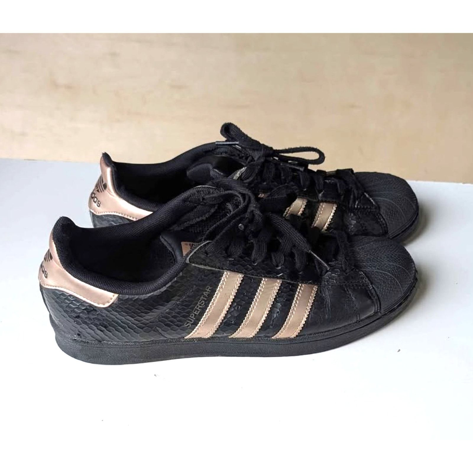 adidas gazelle silver green womens Men's adidas NMD_R1 Shoes Trace Grey GX9534