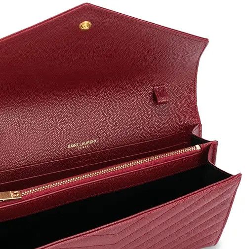 Saint Laurent Paris o1s1wg111124 Size: OS / Classic Chain in Wallet in Burgundy Size ONE SIZE - 3 Thumbnail