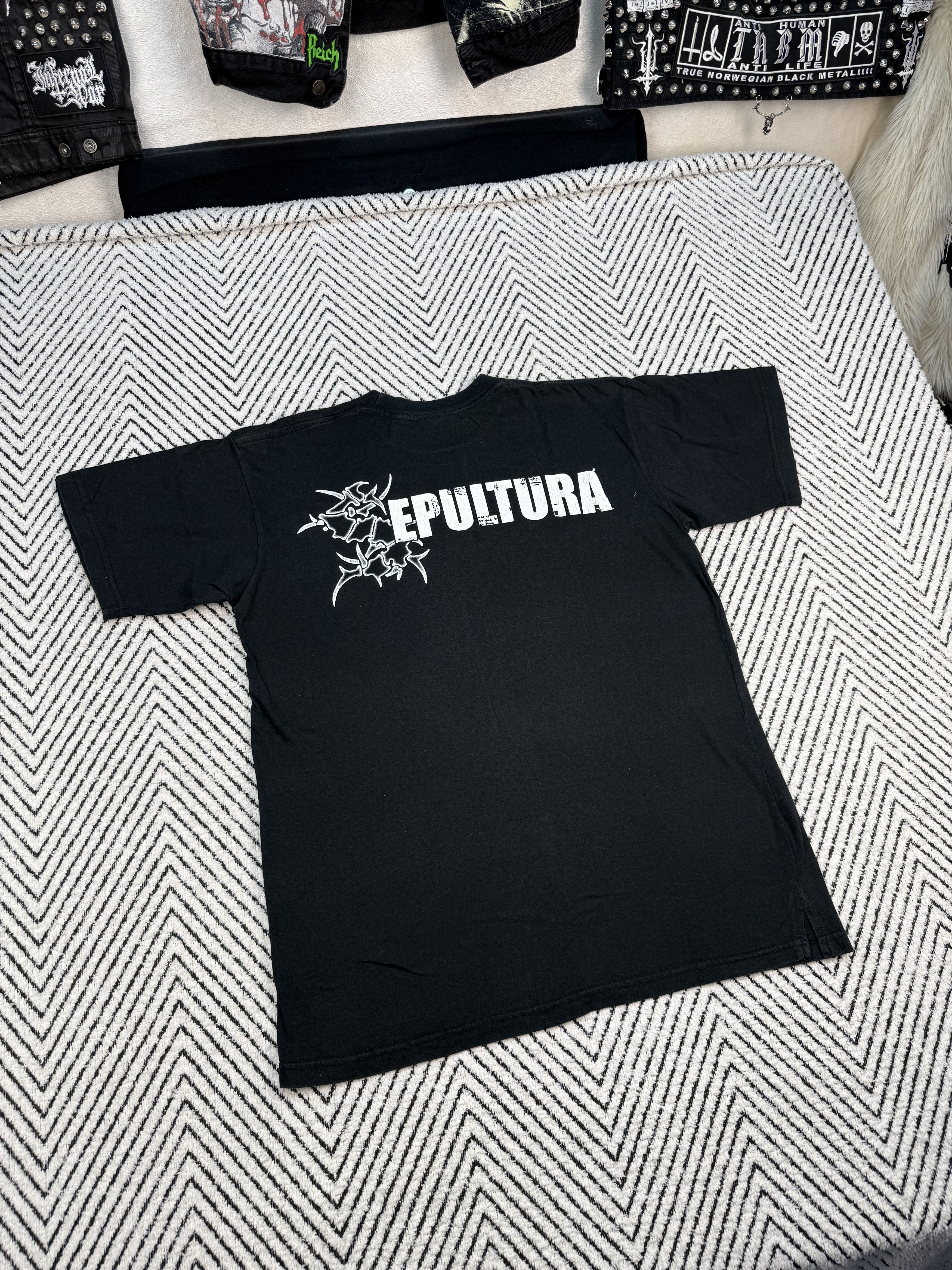 Band Tees Sepultura band vintage tshirt Size US L / EU 52-54 / 3 - 4 Thumbnail