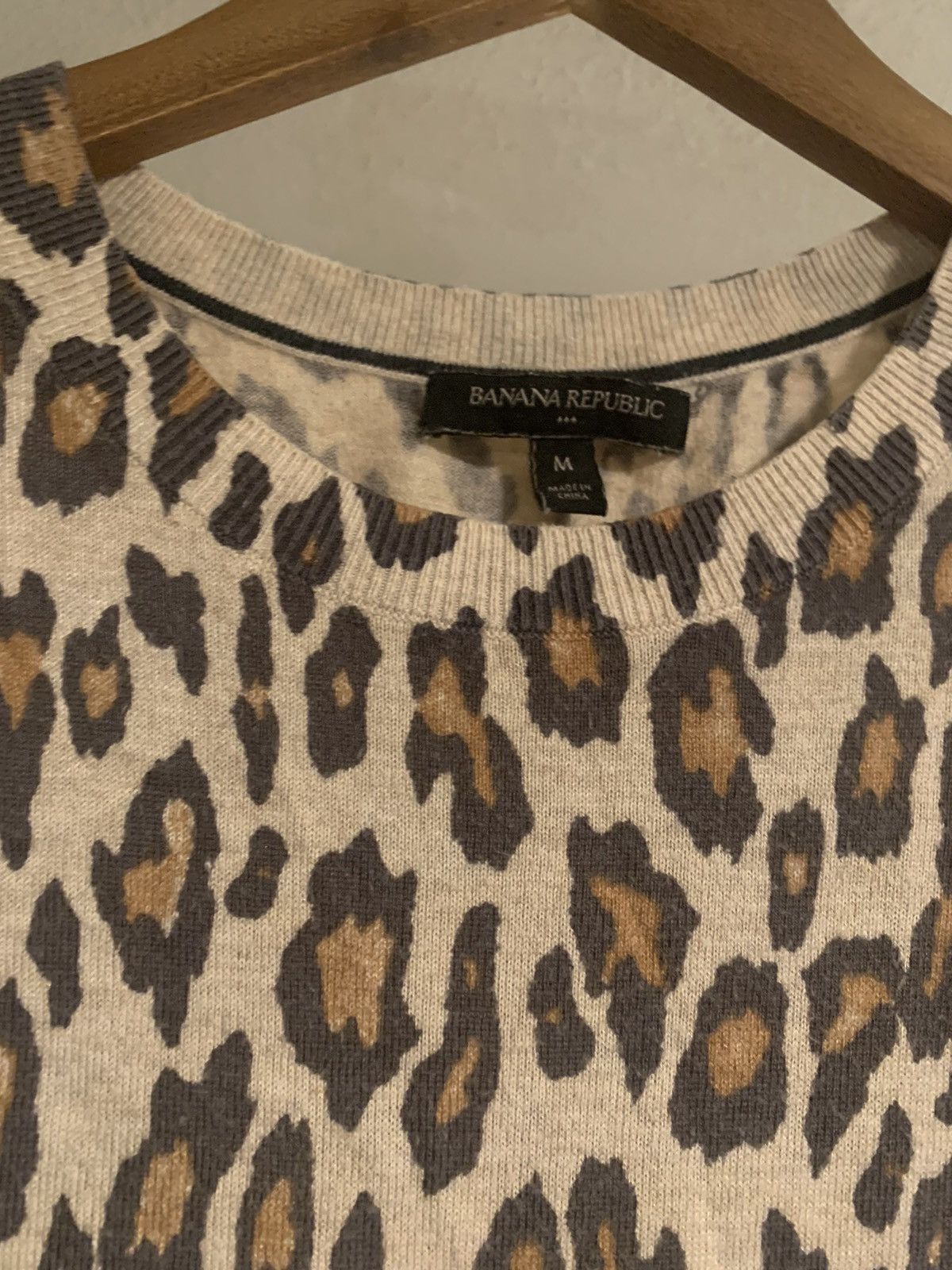 Banana Republic Perfect Leopard Print Sweater - Banana Republic Size M / US 6-8 / IT 42-44 - 4 Thumbnail