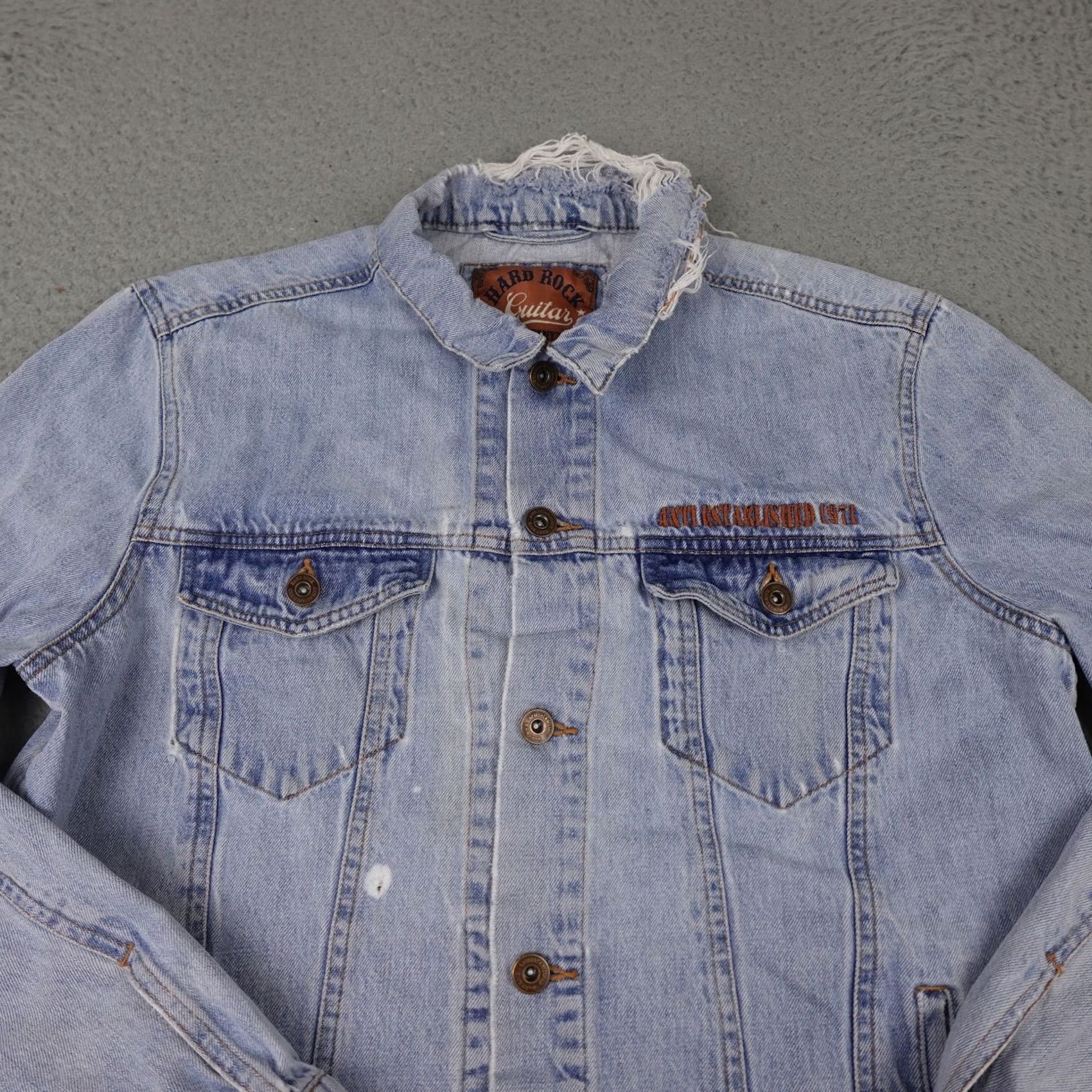 Hard Rock Cafe Hard Rock Hotel Mens Large Blue Denim Jacket Distressed Biloxi Patch Light Size US L / EU 52-54 / 3 - 4 Thumbnail