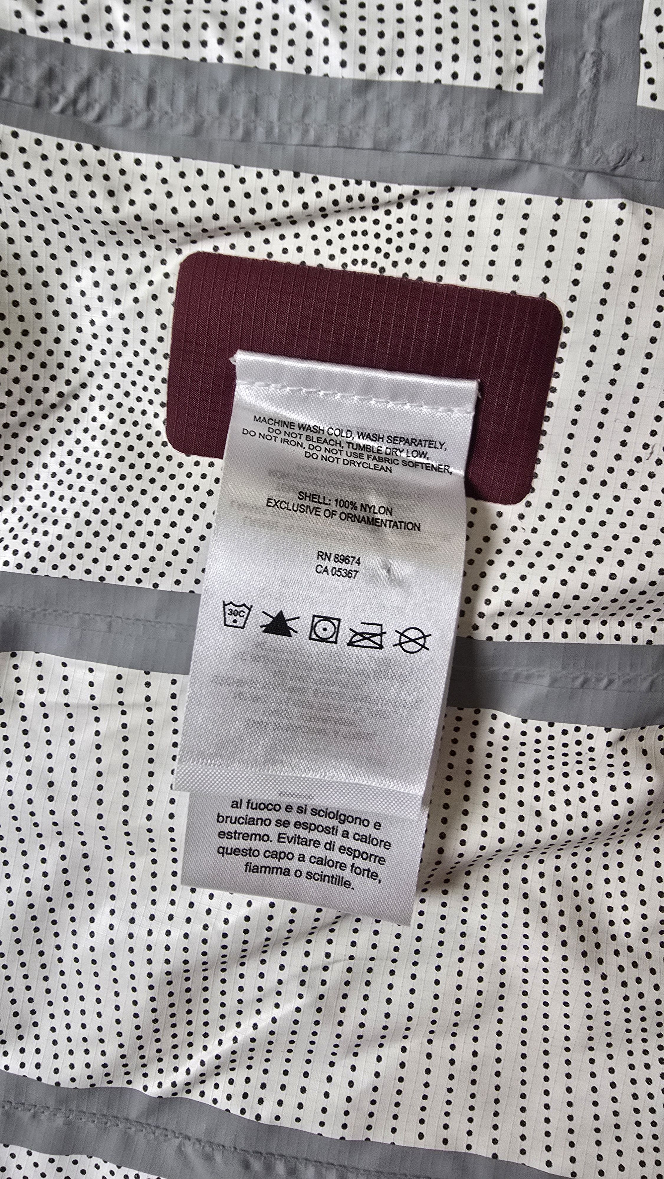 Mountain Hardwear Vapor Dry Rain Shell Waterproof Nylon Packable Jacket Size M / US 6-8 / IT 42-44 - 19 Thumbnail