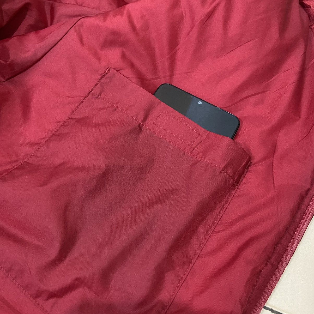 Nike Vintage Nike Swoosh Logo Puffer Jacket Size L fit XL Size US L / EU 52-54 / 3 - 6 Thumbnail