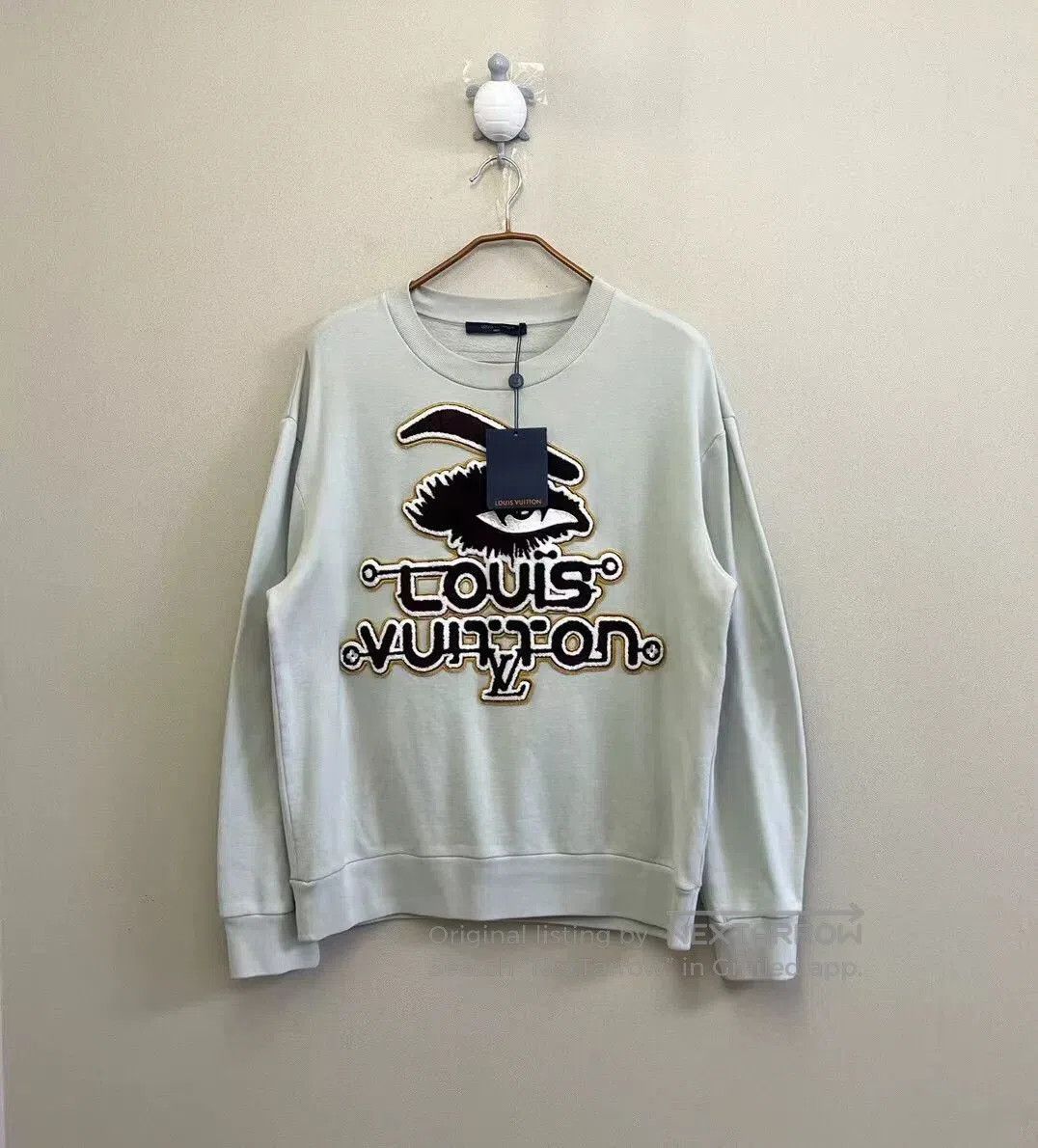 Louis Vuitton louis vuitton gray embroidered sweatshirt for men. Size US XL / EU 56 / 4 - 1 Thumbnail