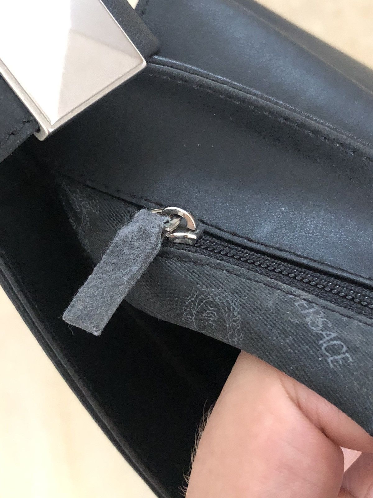 Designer × Versace × Vintage VINTAGE GIANNI VERSACE MEDUSA LEATHER BAG Size ONE SIZE - 11 Thumbnail