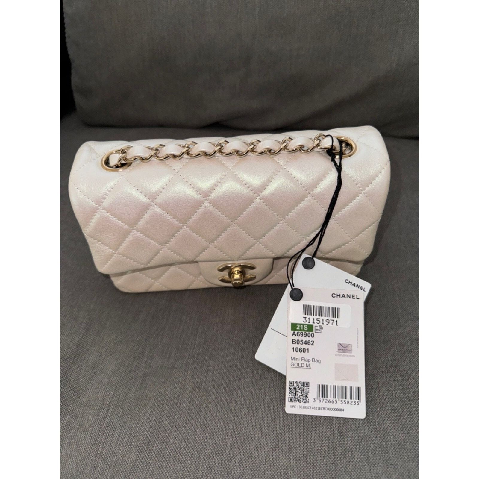 Chanel Chanel White Mini Flap CC Quilted Chain Crossbody Bag Size ONE SIZE - 4 Thumbnail