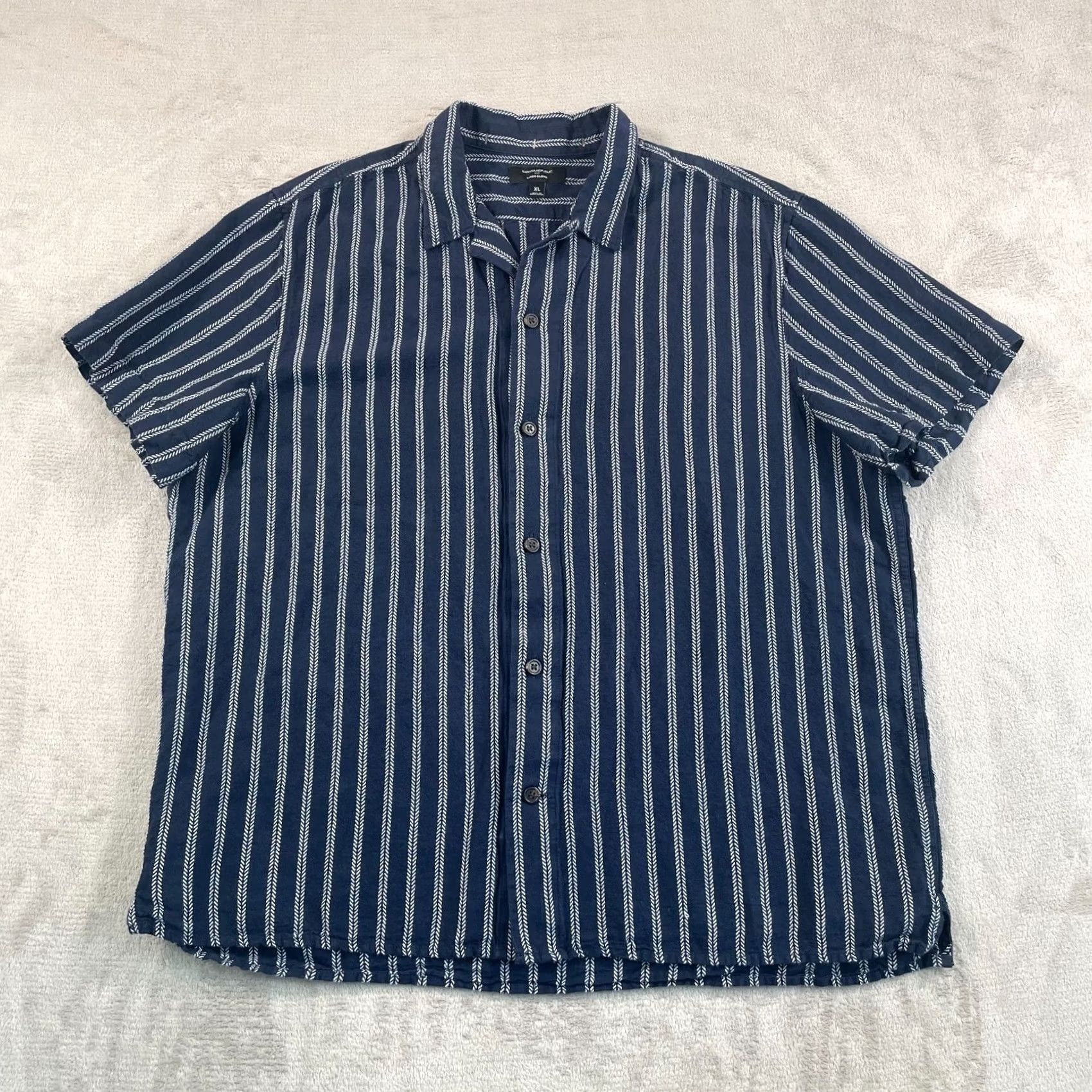 Banana Republic Banana Republic Camp Shirt Men XL Blue Striped Linen Blend Button-Up Casual Vacation Size US XL / EU 56 / 4 - 3 Thumbnail