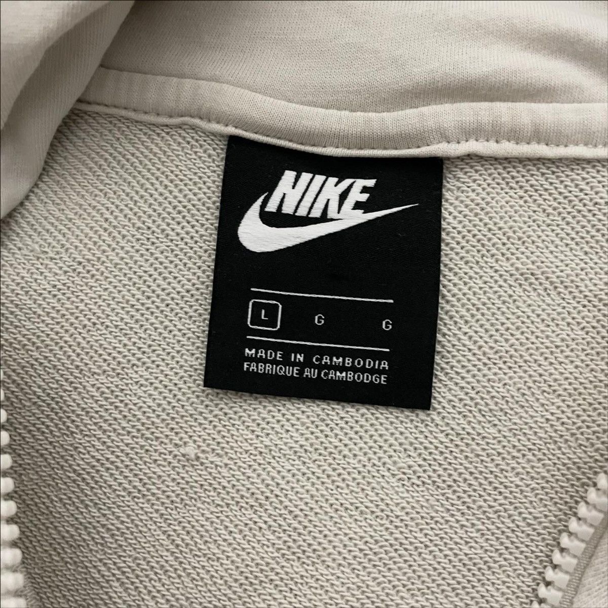 Nike × Vintage Crazy Vintage Y2K/2000s White Nike Swoosh Essential Hoodie! Size US L / EU 52-54 / 3 - 3 Thumbnail