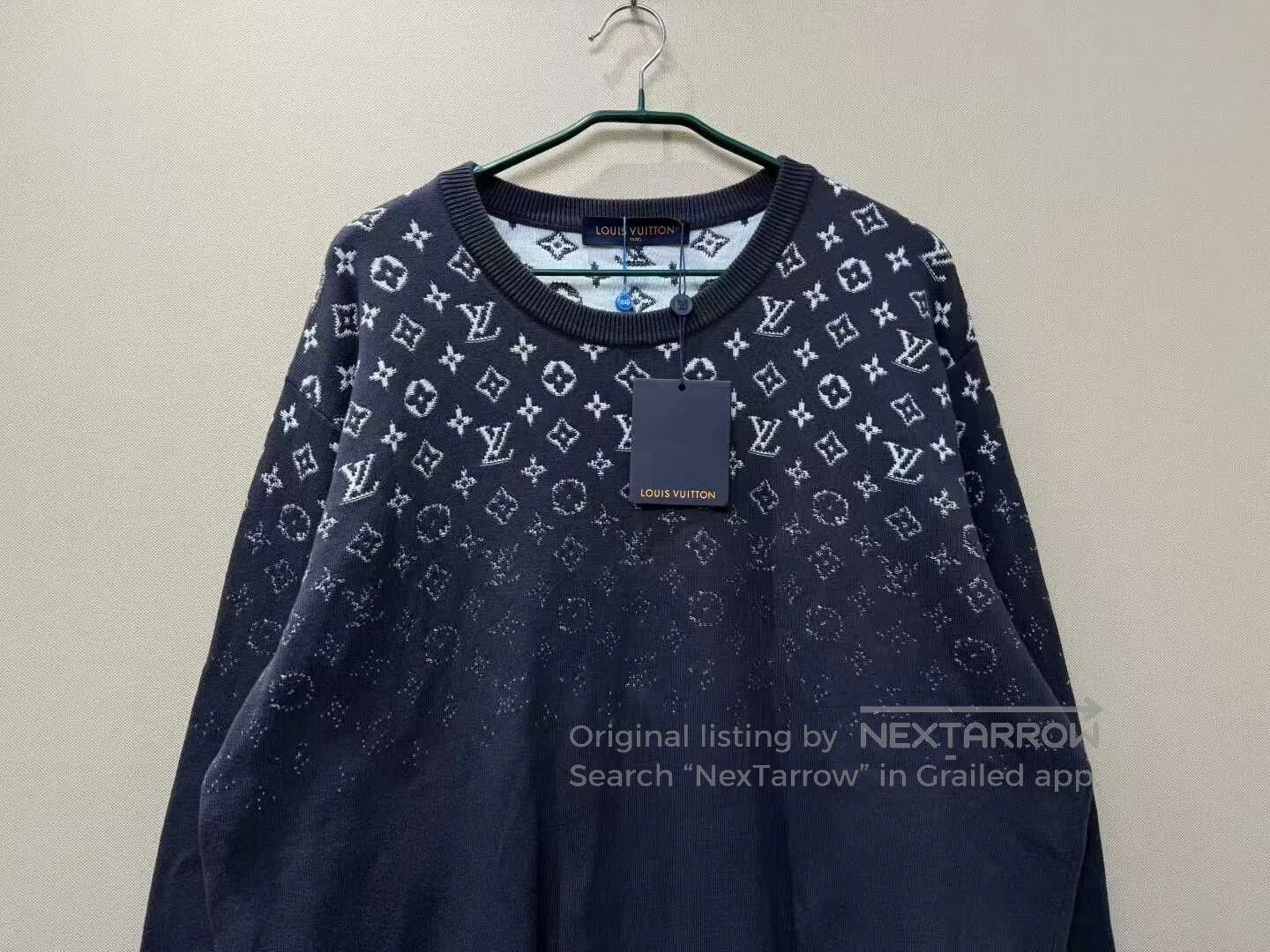 Louis Vuitton Louis Vuitton size 4L Black and Grey Gradient Full Logo Sw Size US M / EU 48-50 / 2 - 2 Thumbnail