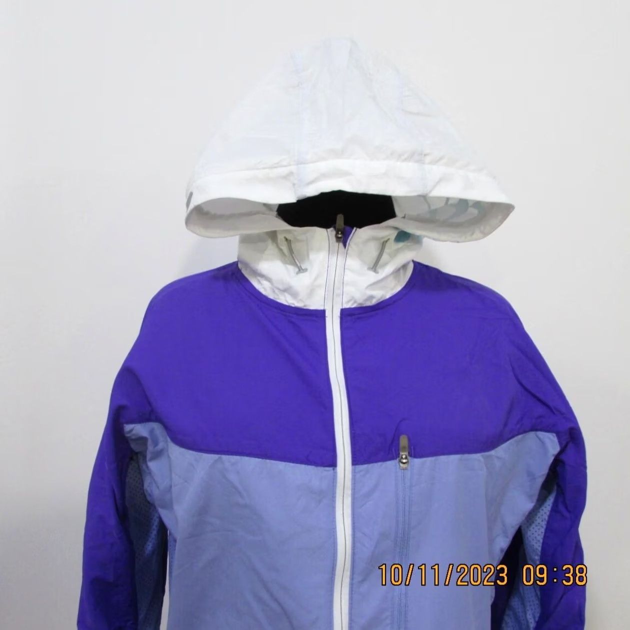 Vintage Nike Women's Showerproof Hooded Jacket M 38/40 UK Multicoloured Bomber Shirt Womens 11021 Size ONE SIZE - 3 Thumbnail