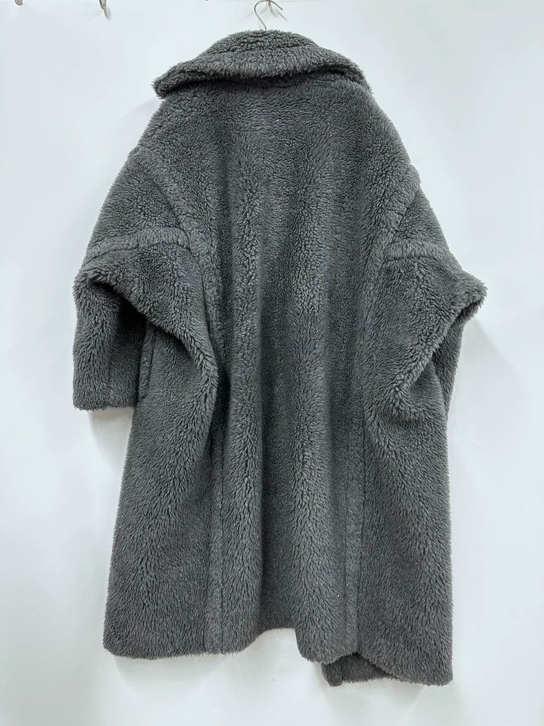 Max Mara Max Mara Teddy Limited Collection Size XS / US 0-2 / IT 36-38 - 2 Thumbnail