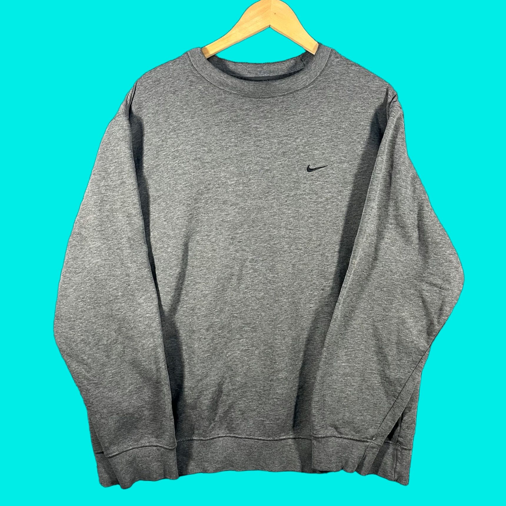 Nike Vintage Nike Sweater Mens Large Gray Crewneck Sweatshirt Pullover Swoosh Y2k Size US L / EU 52-54 / 3 - 1 Thumbnail