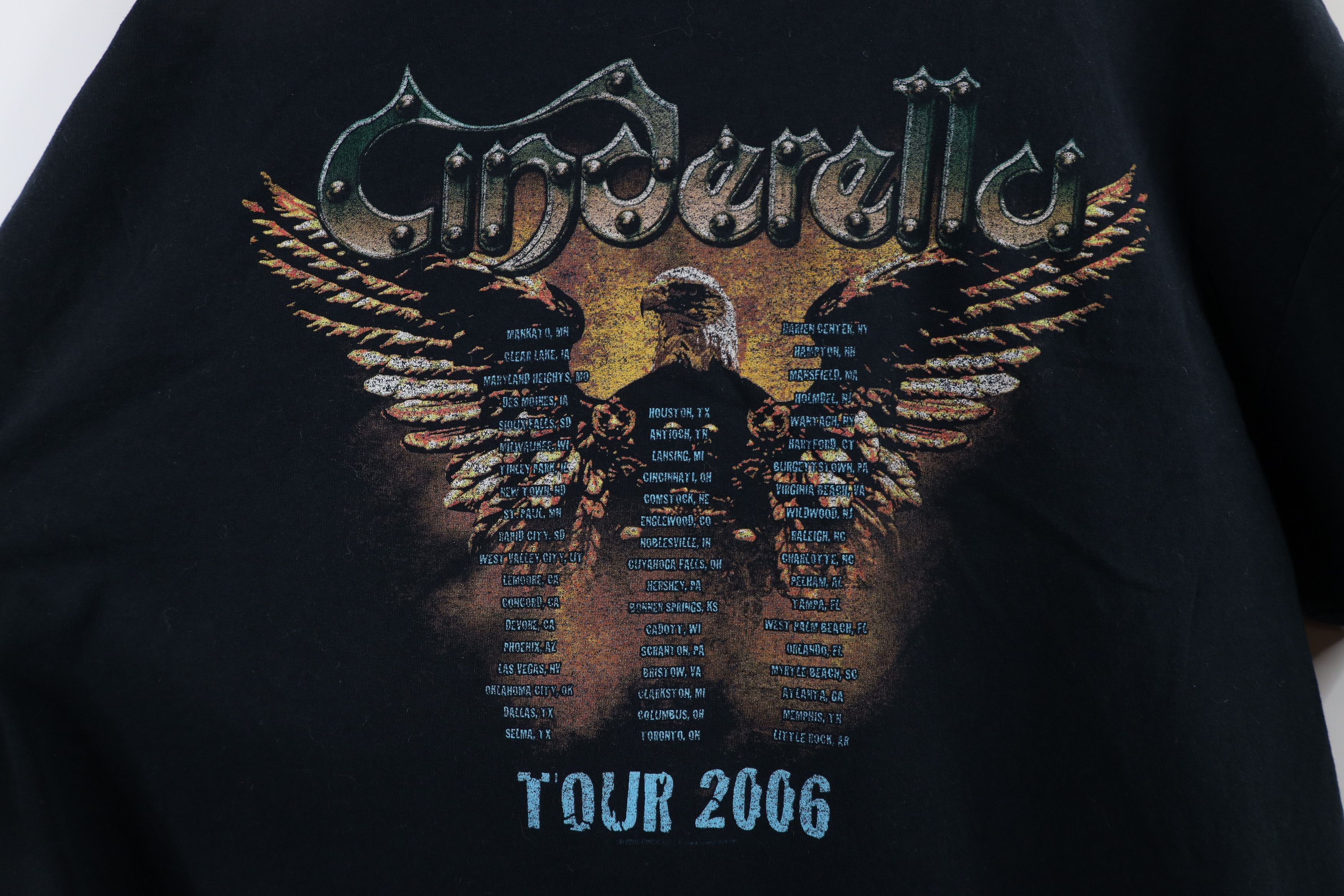Vintage Vintage Y2K 2006 Tour Cinderella Band Short Sleeve T-Shirt Size US XL / EU 56 / 4 - 9 Thumbnail