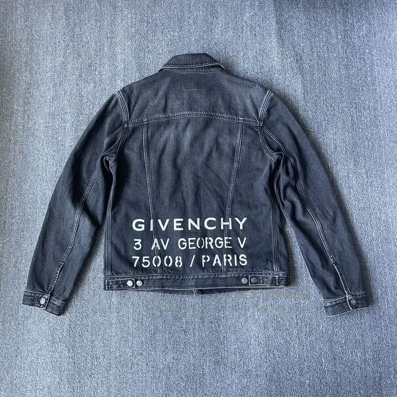 Givenchy Givenchy White Letter Logo Denim Water Washed Reversible J Size US XL / EU 56 / 4 - 2 Thumbnail