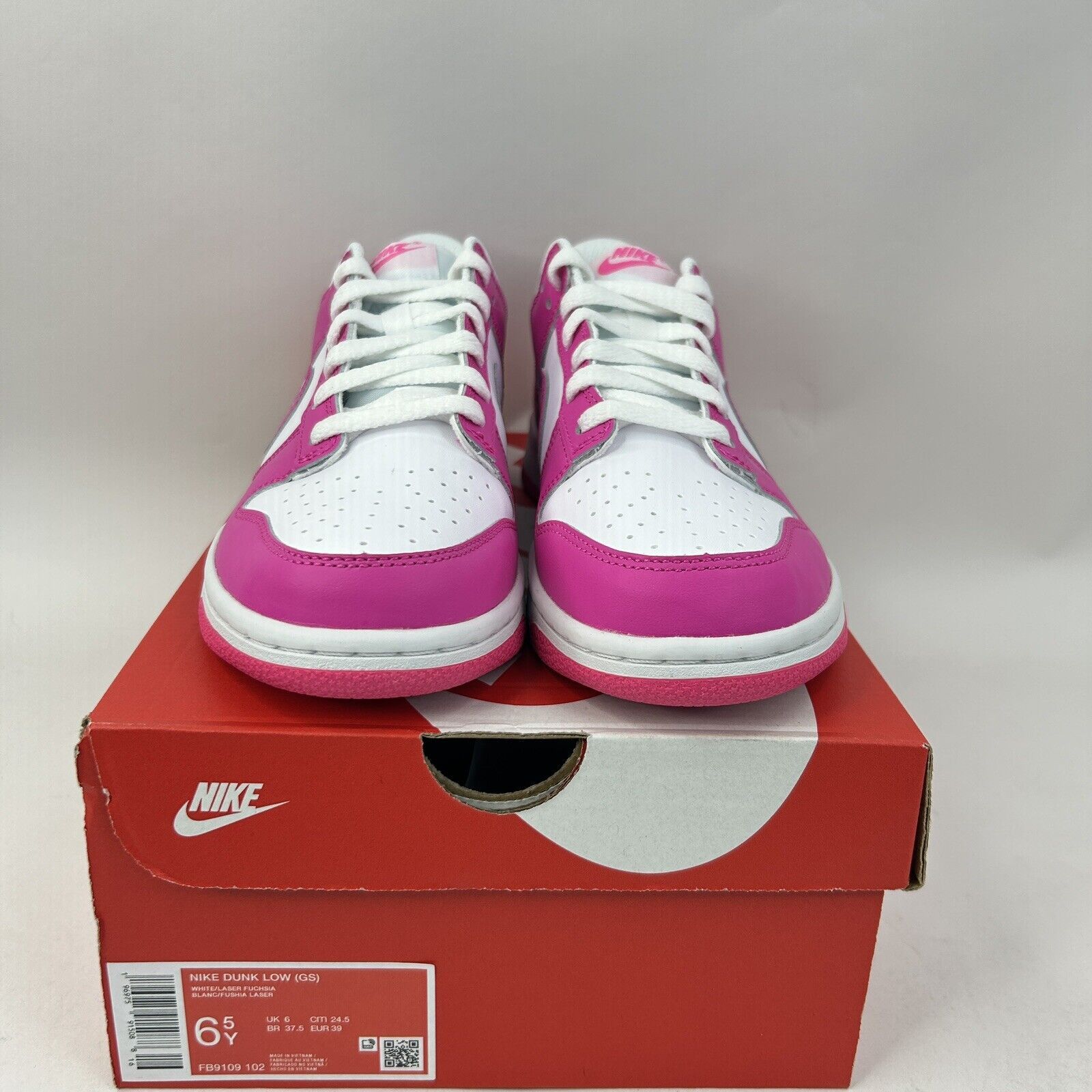 Nike Nike Dunk Low GS “Laser Fuchsia/Barbie” 2024 Size US 8 / IT 38 - 2 Thumbnail
