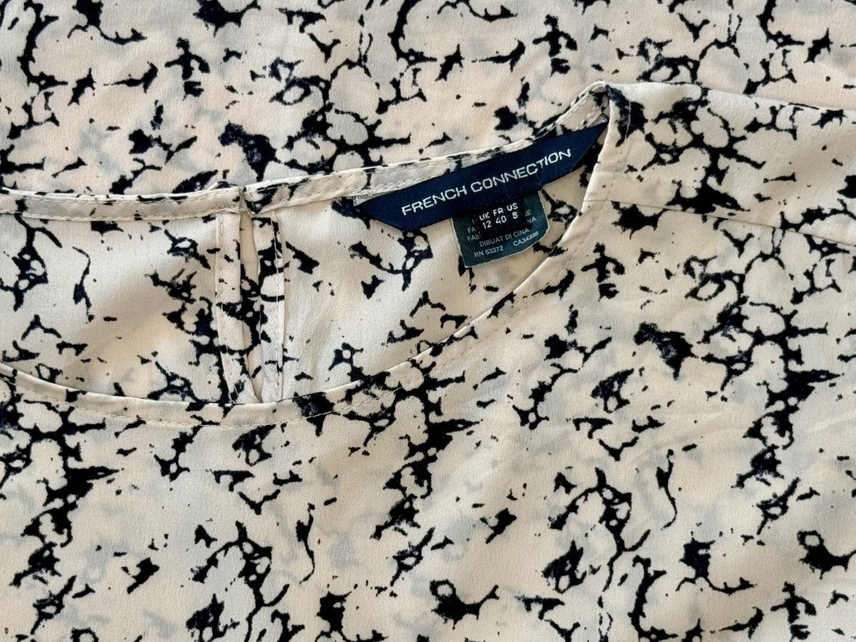 French Connection French Connection Black Marbled Short Sleeve Blouse Size M / US 6-8 / IT 42-44 - 4 Thumbnail