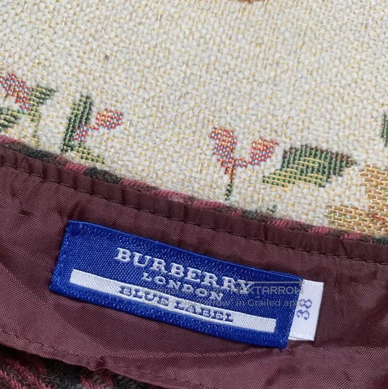 Burberry Burberry Women's Purple Wool Skirt. Size 23" - 4 Thumbnail