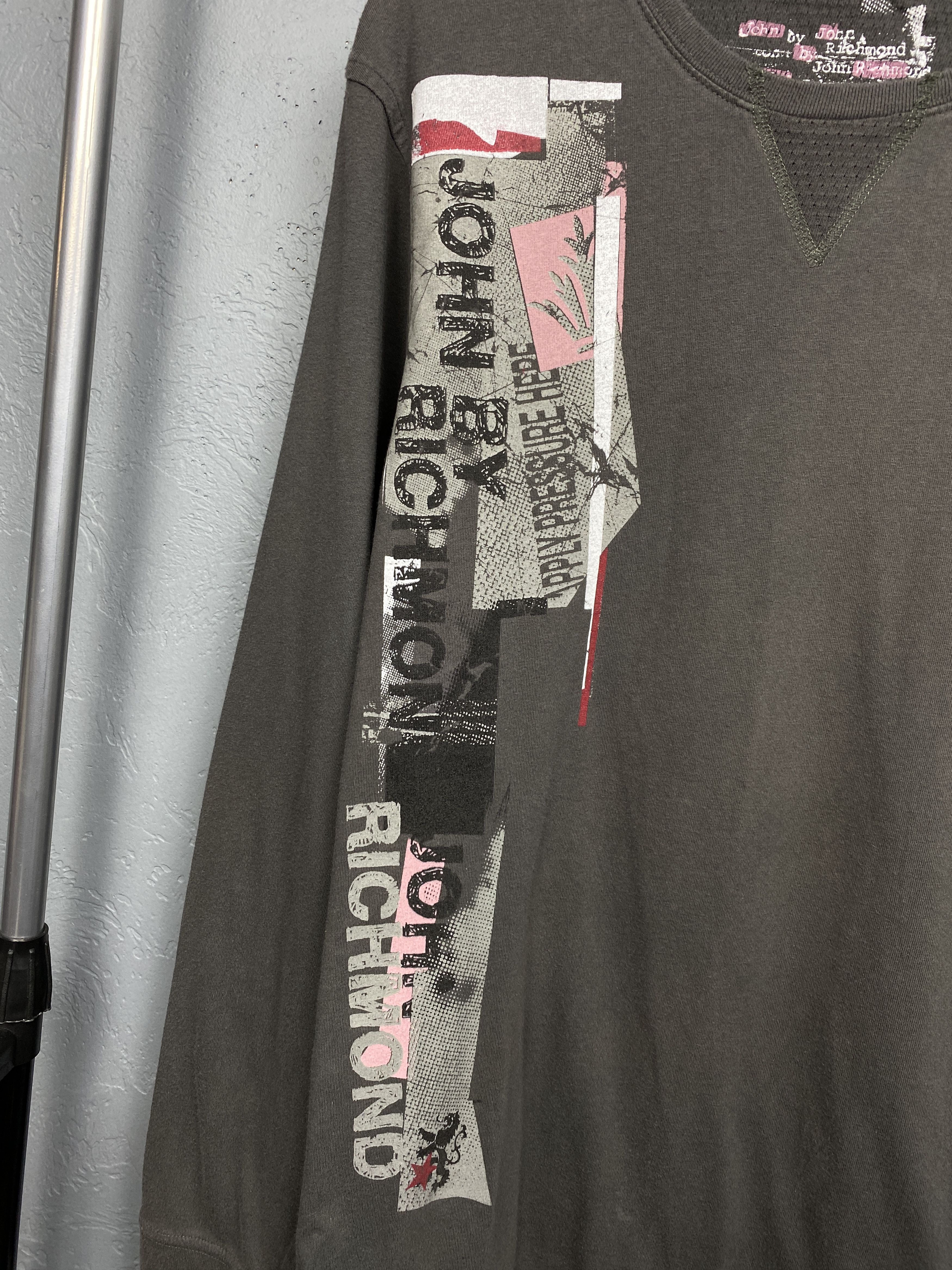 John Richmond John Richmond Vintage Mens Long Sleeve T-Shirt Size US L / EU 52-54 / 3 - 3 Thumbnail