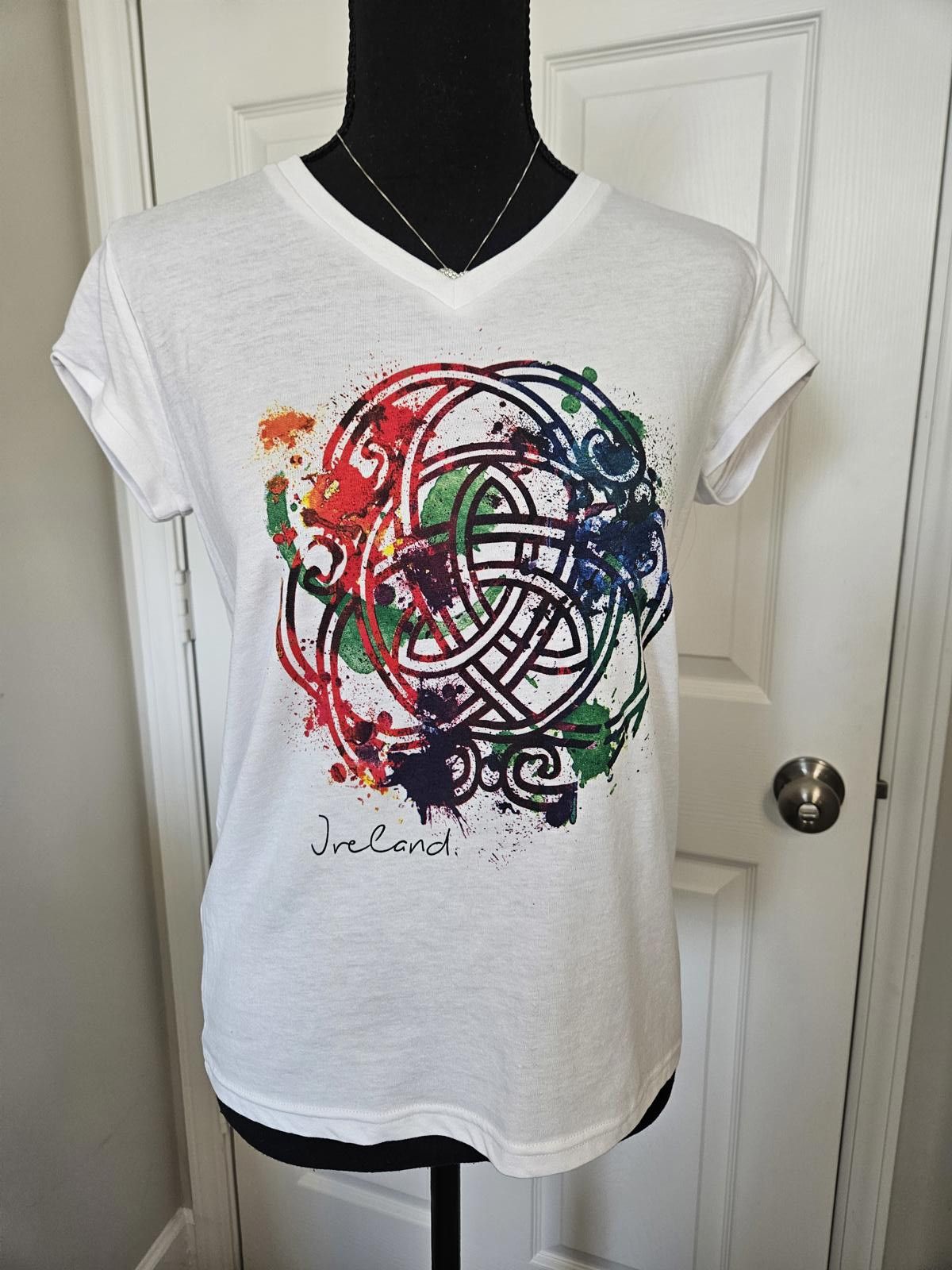 Designer Nwt Ireland Celtic Symbol Ireland Graphic V-Neck Tee #148 Size S / US 4 / IT 40 - 1 Thumbnail