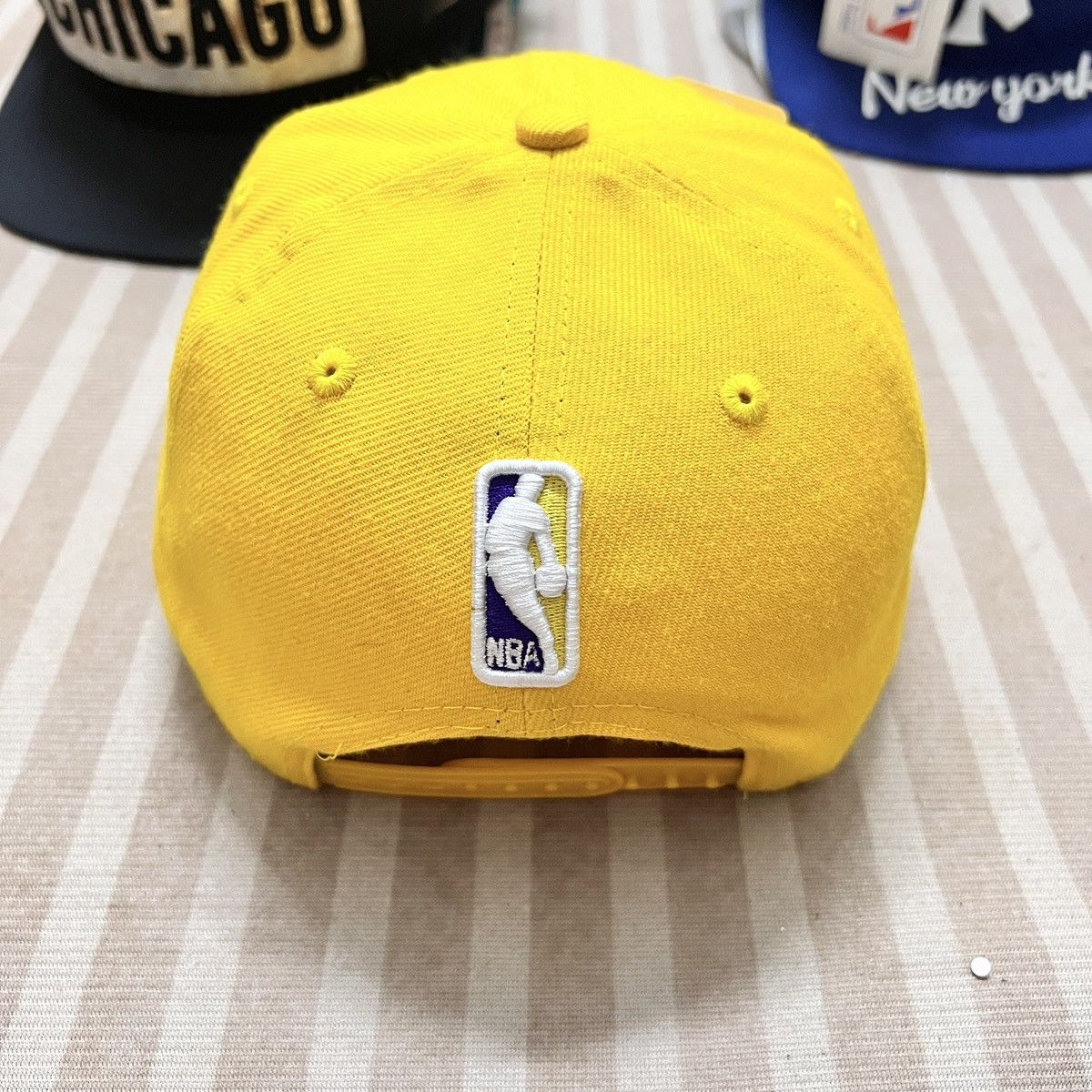 New Era LA Lakers Yellow Snapback Hat Cap Size ONE SIZE - 3 Thumbnail